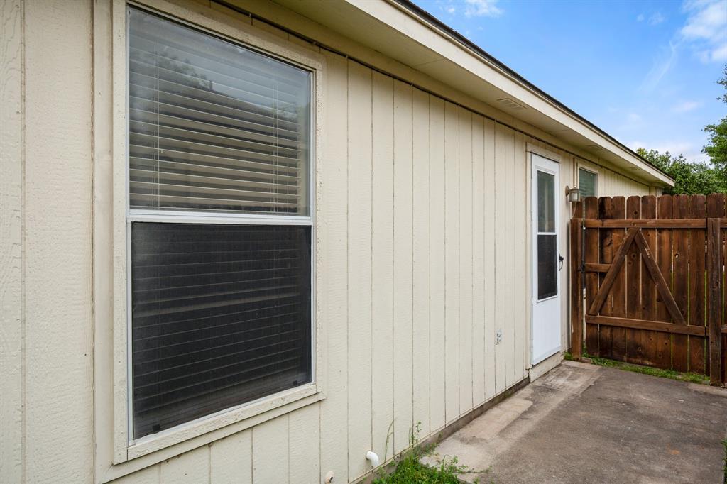 1225 Orchard Park Cir Property Photo 23