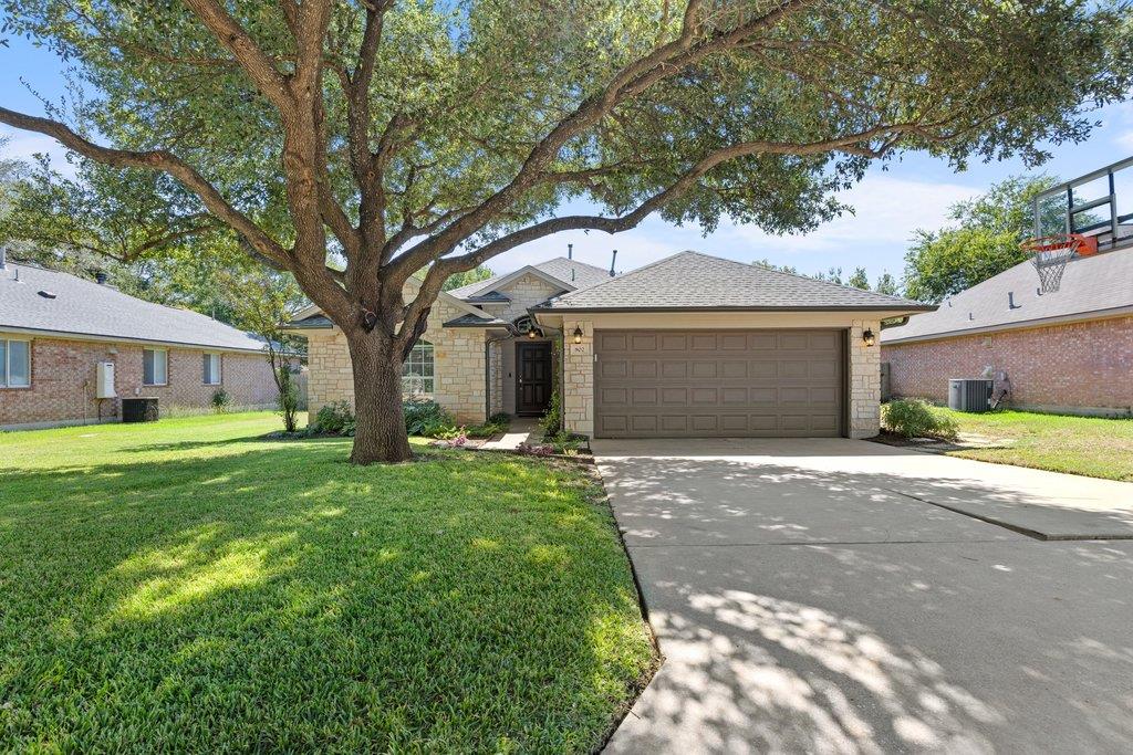 802 Mountain Ridge Dr Property Photo 1
