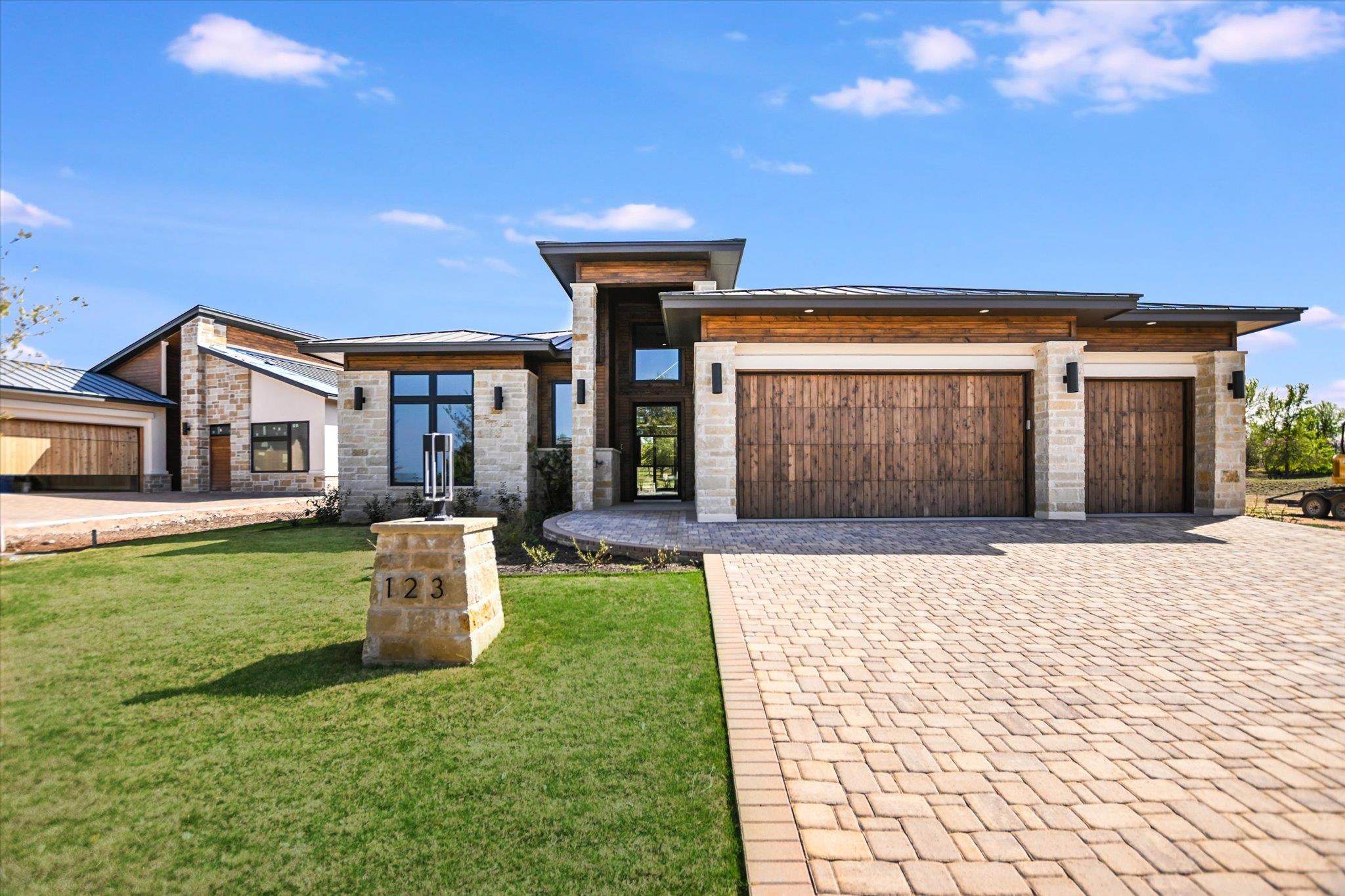 123 Azalea Loop Property Photo