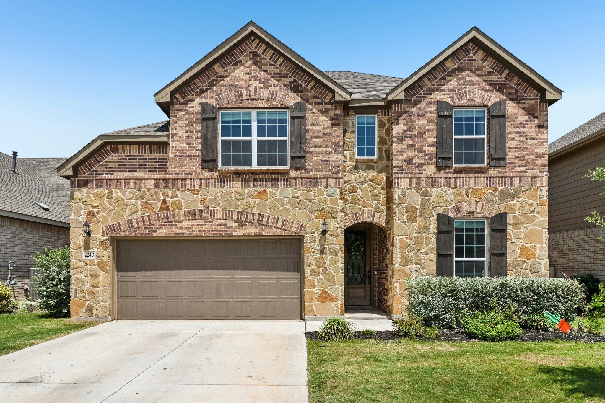 2240 Zachry Dr Property Photo 1