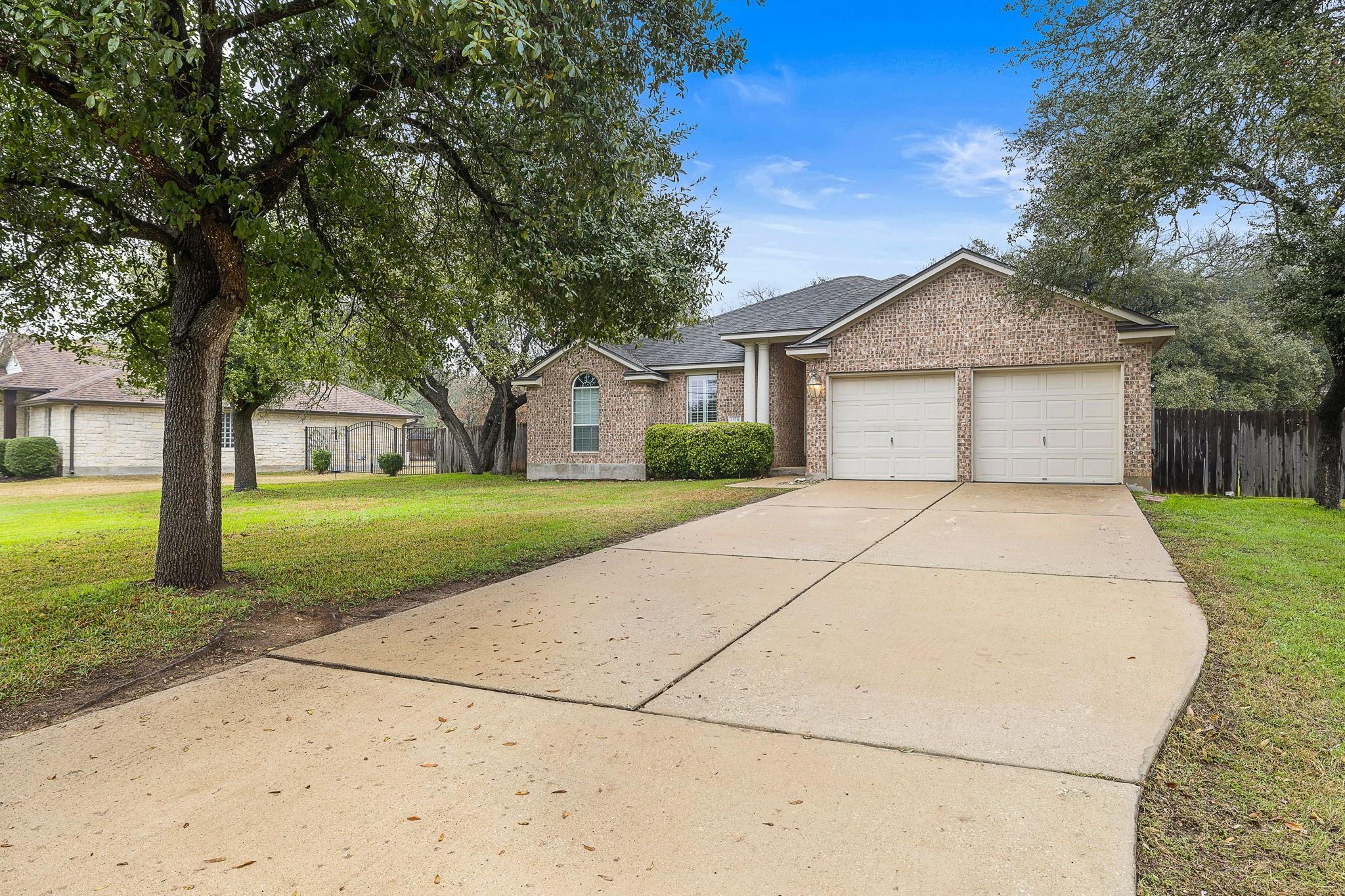 13211 Running Doe Ln Property Photo 3