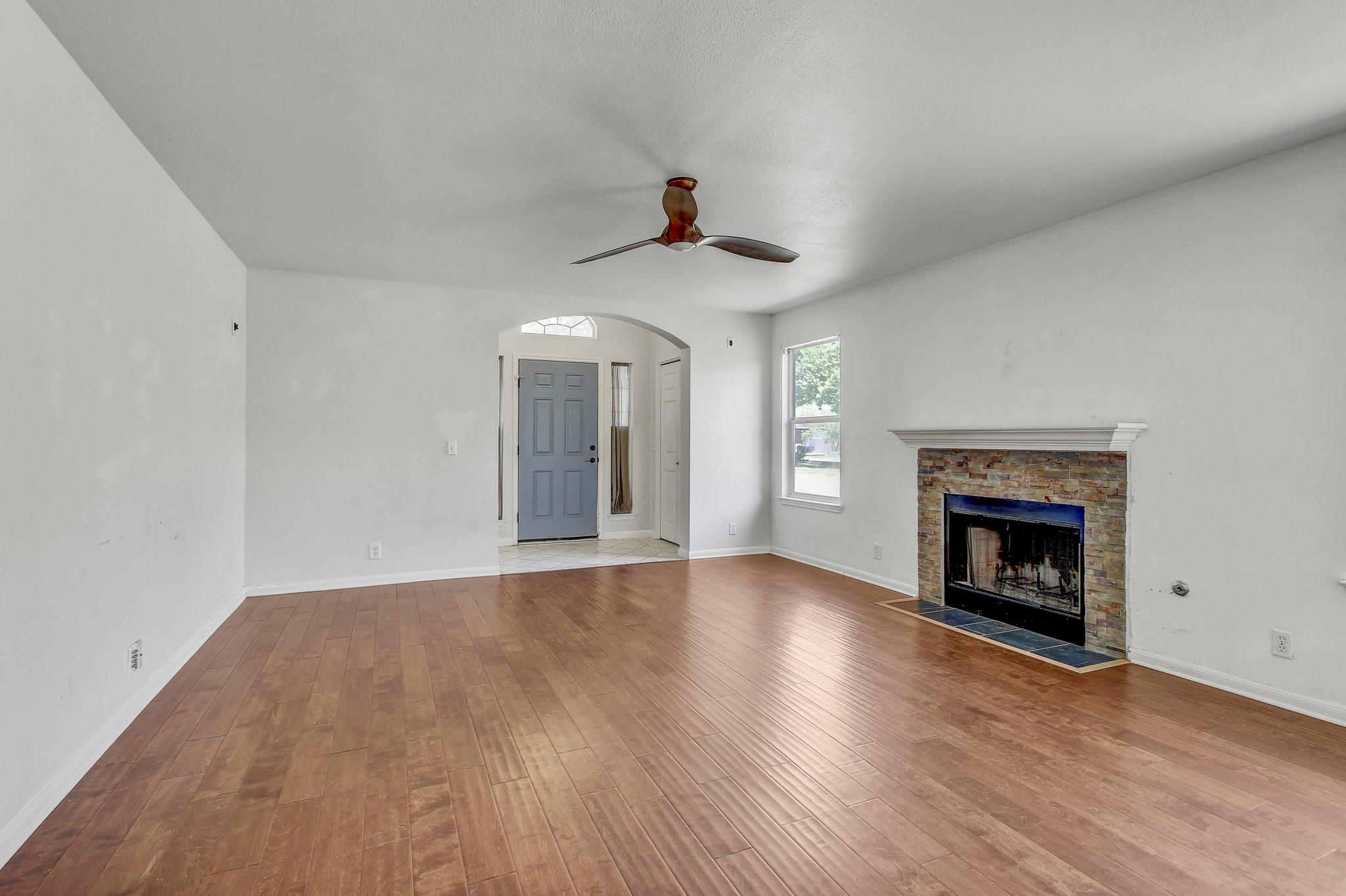 710 Red River Ln Property Photo 5