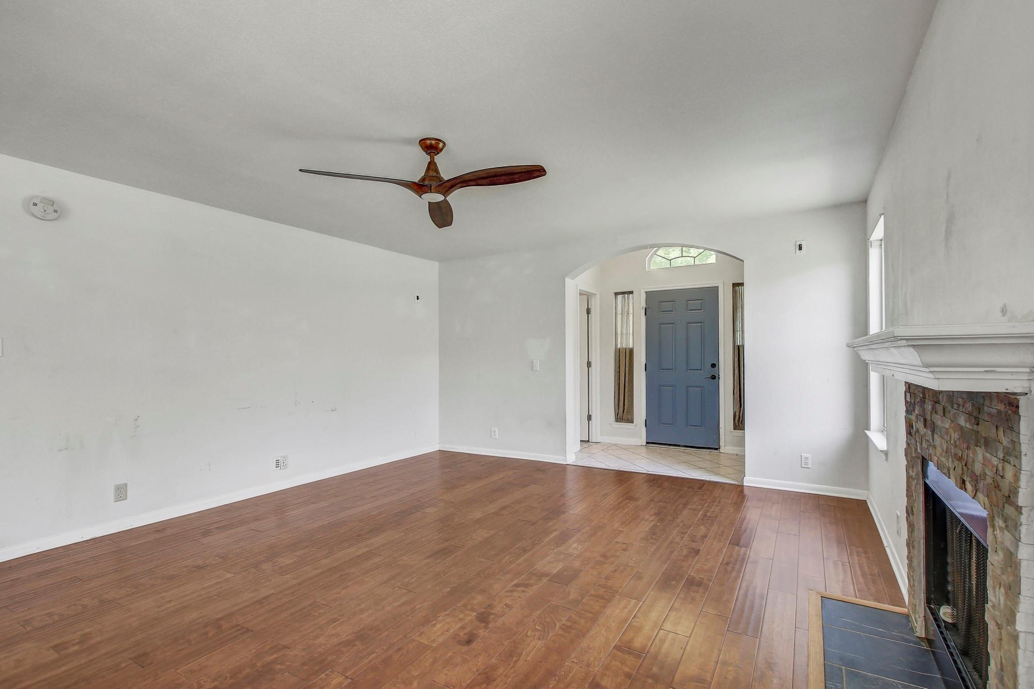 710 Red River Ln Property Photo 6