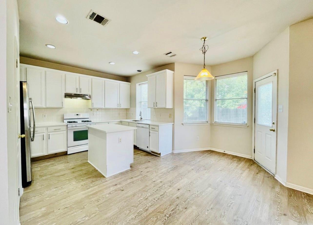 3720 Bratton Heights Dr Property Photo 2