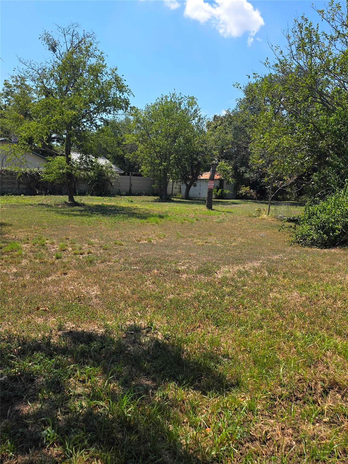 209 W South St Property Photo 2