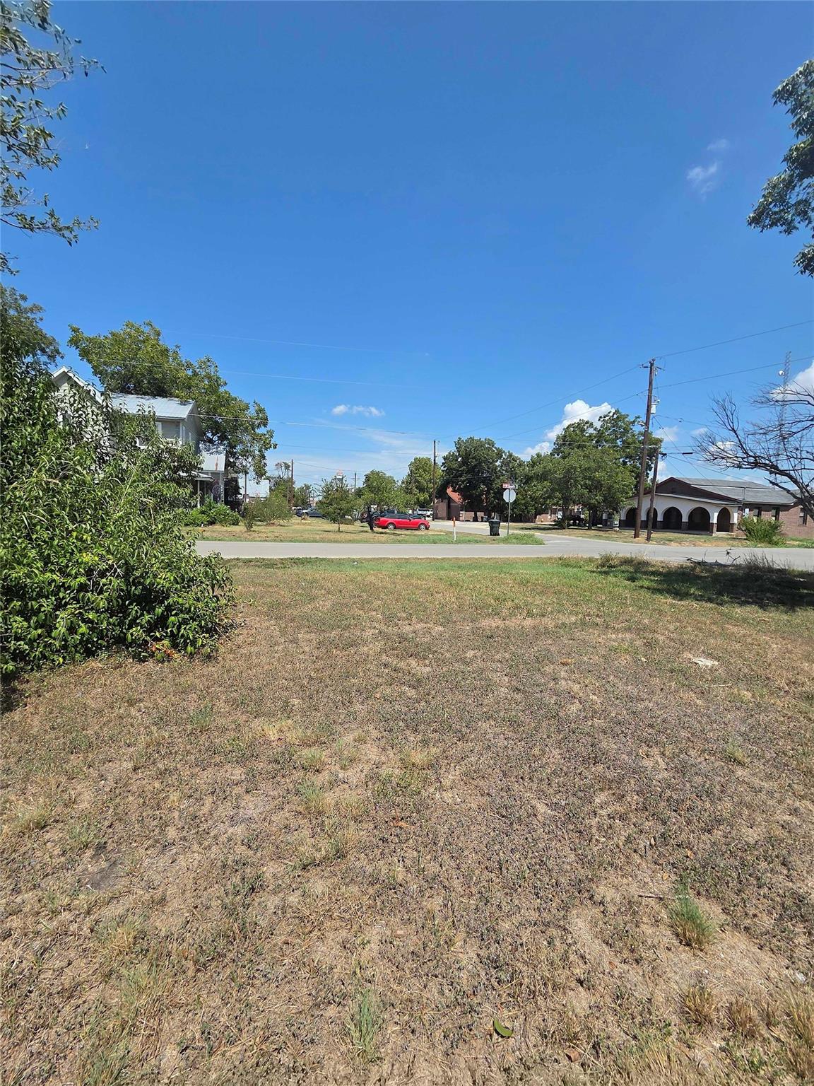 209 W South St Property Photo 4