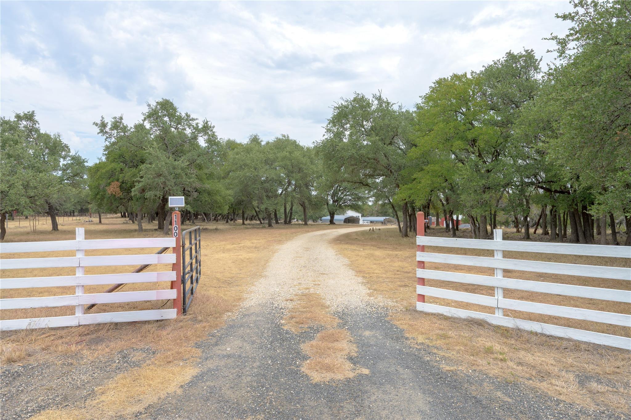 1100 Ramms Dr Property Photo 1