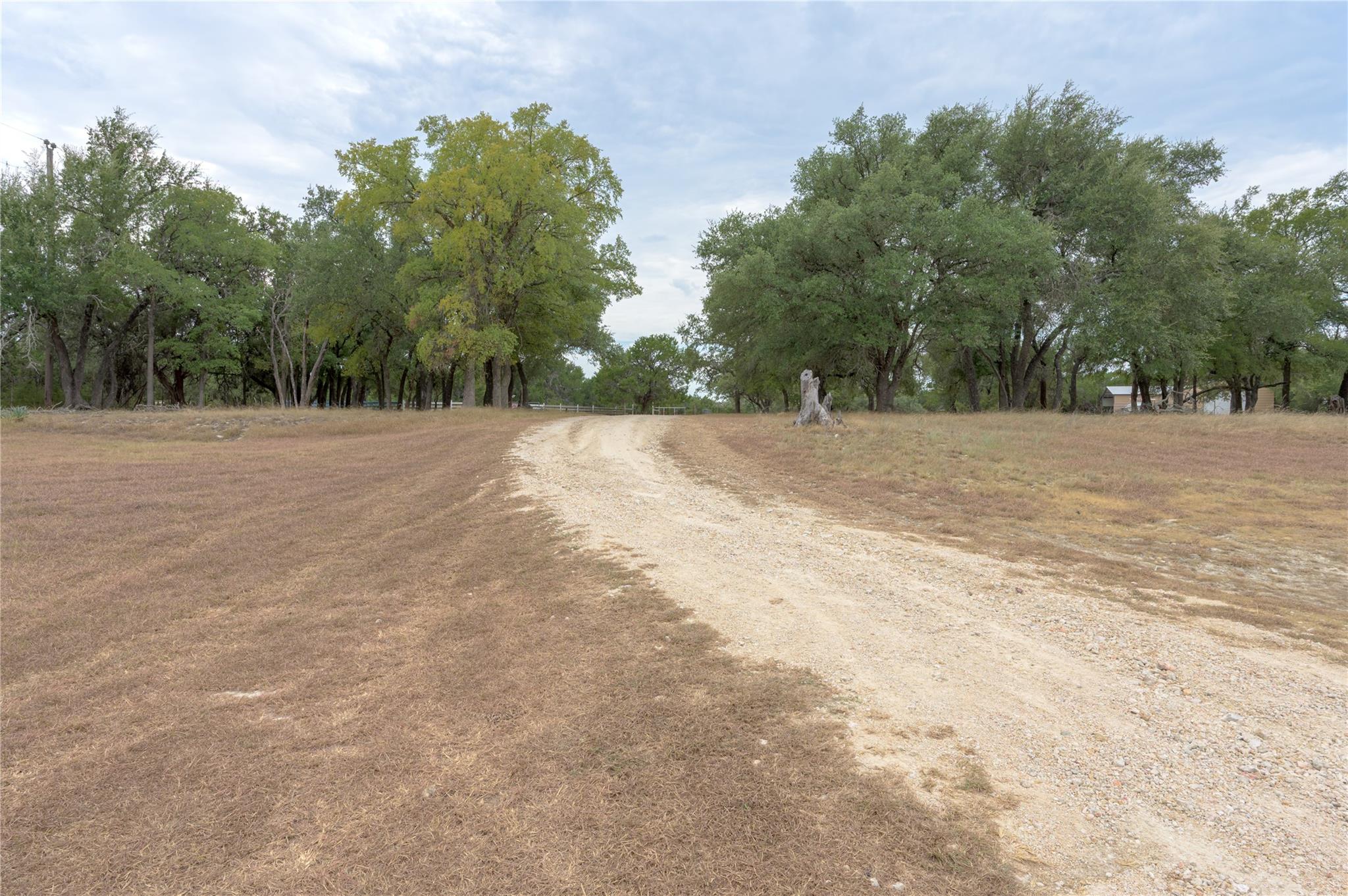 1100 Ramms Dr Property Photo 3