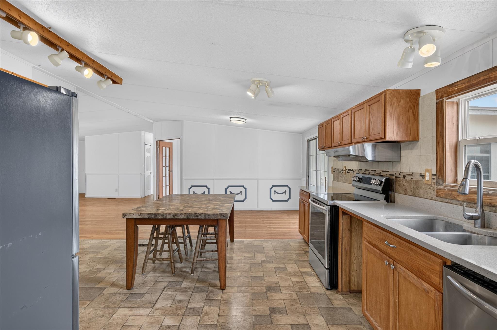 1100 Ramms Dr Property Photo 14