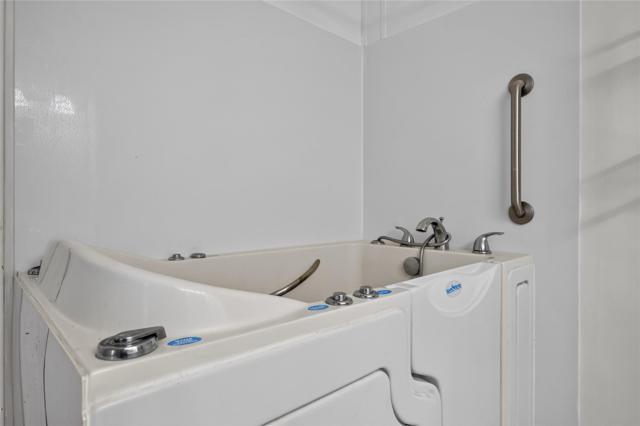 1100 Ramms Dr Property Photo 19