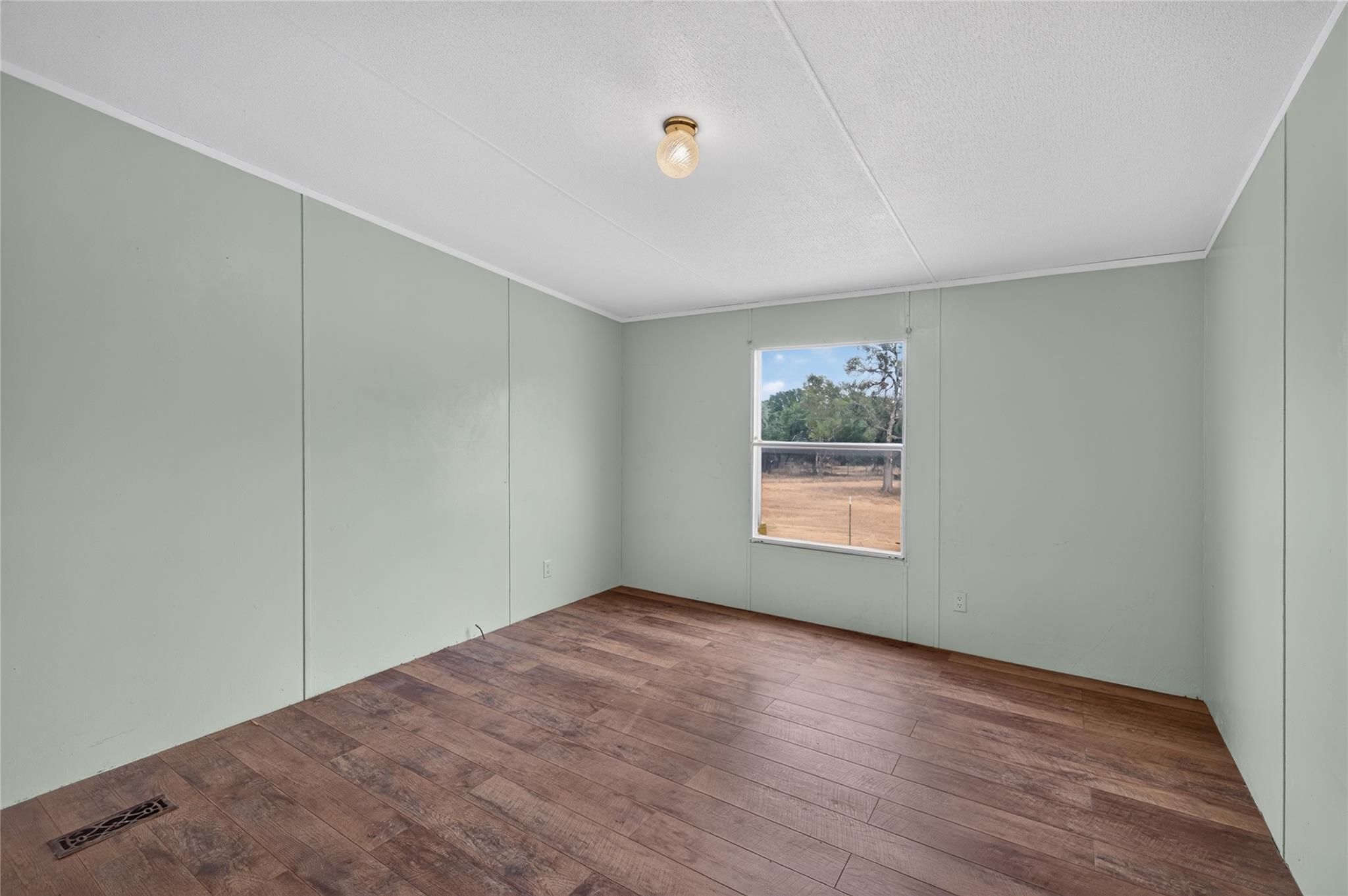 1100 Ramms Dr Property Photo 25