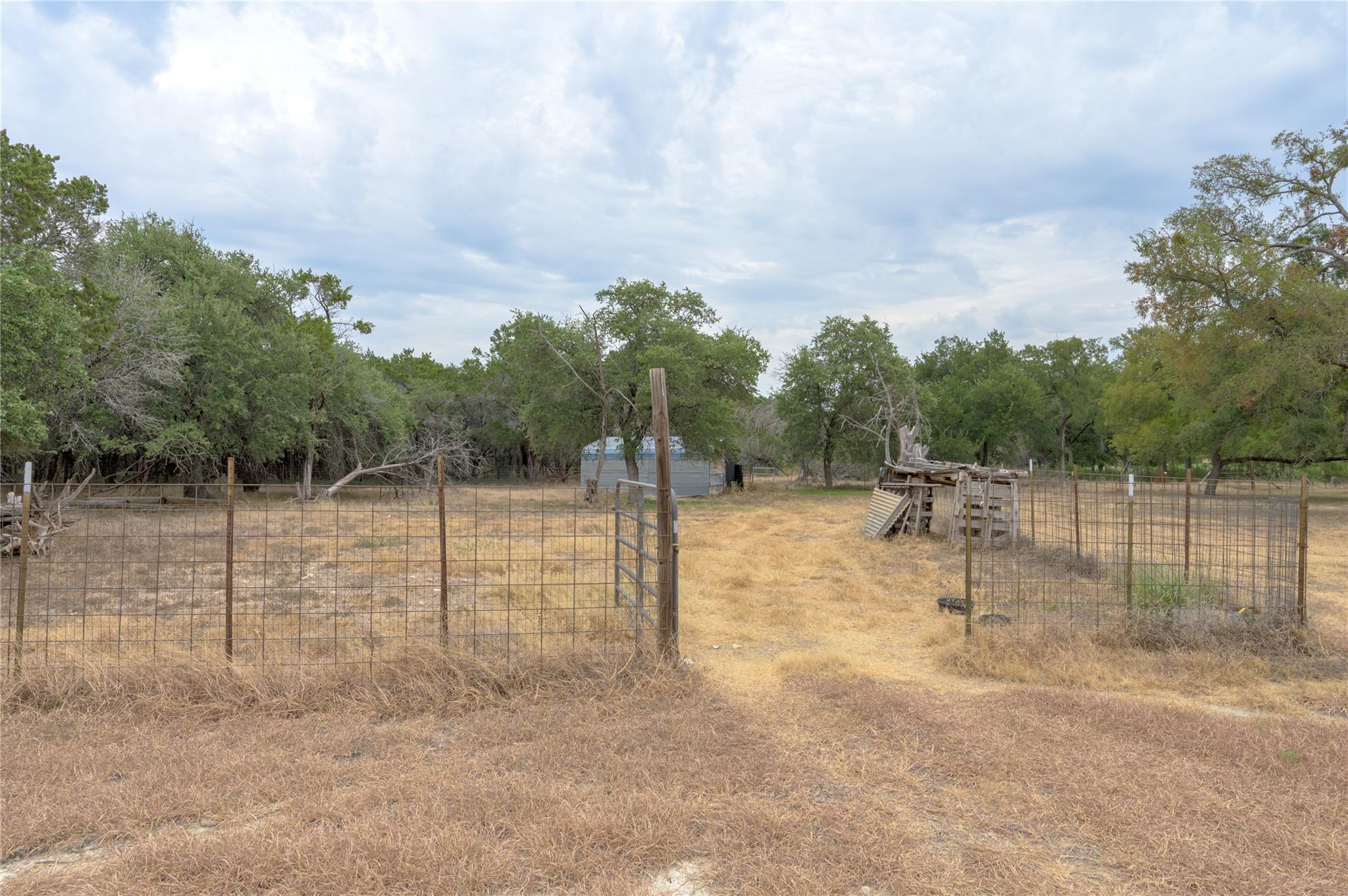 1100 Ramms Dr Property Photo 32