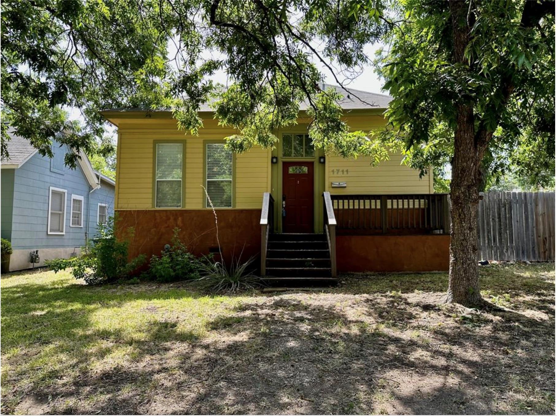 1711 Eva ST Property Photo 1