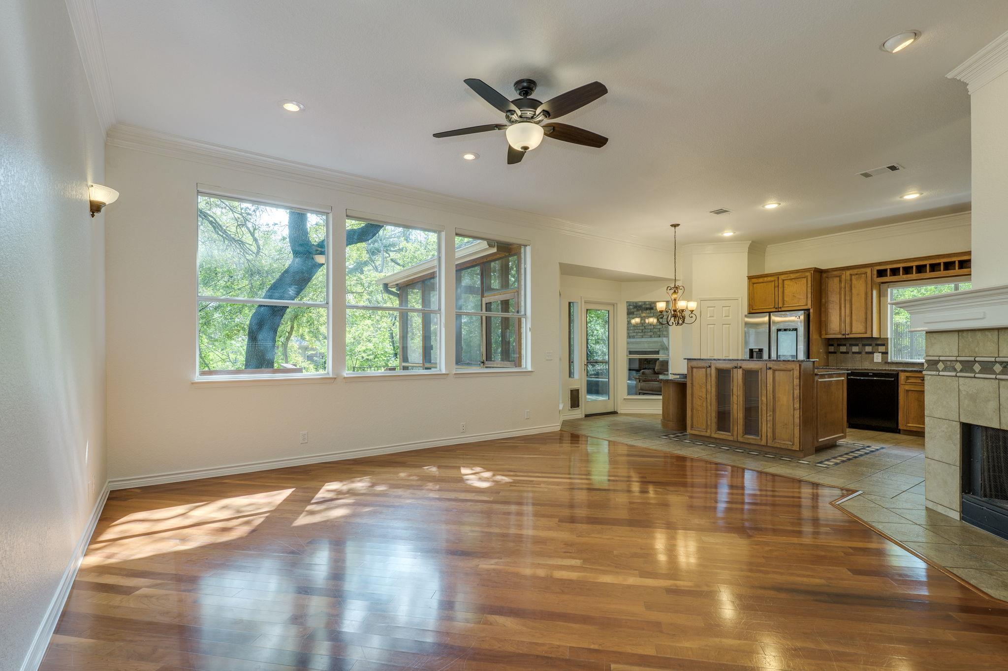 6411 Johanne Ct Property Photo 12