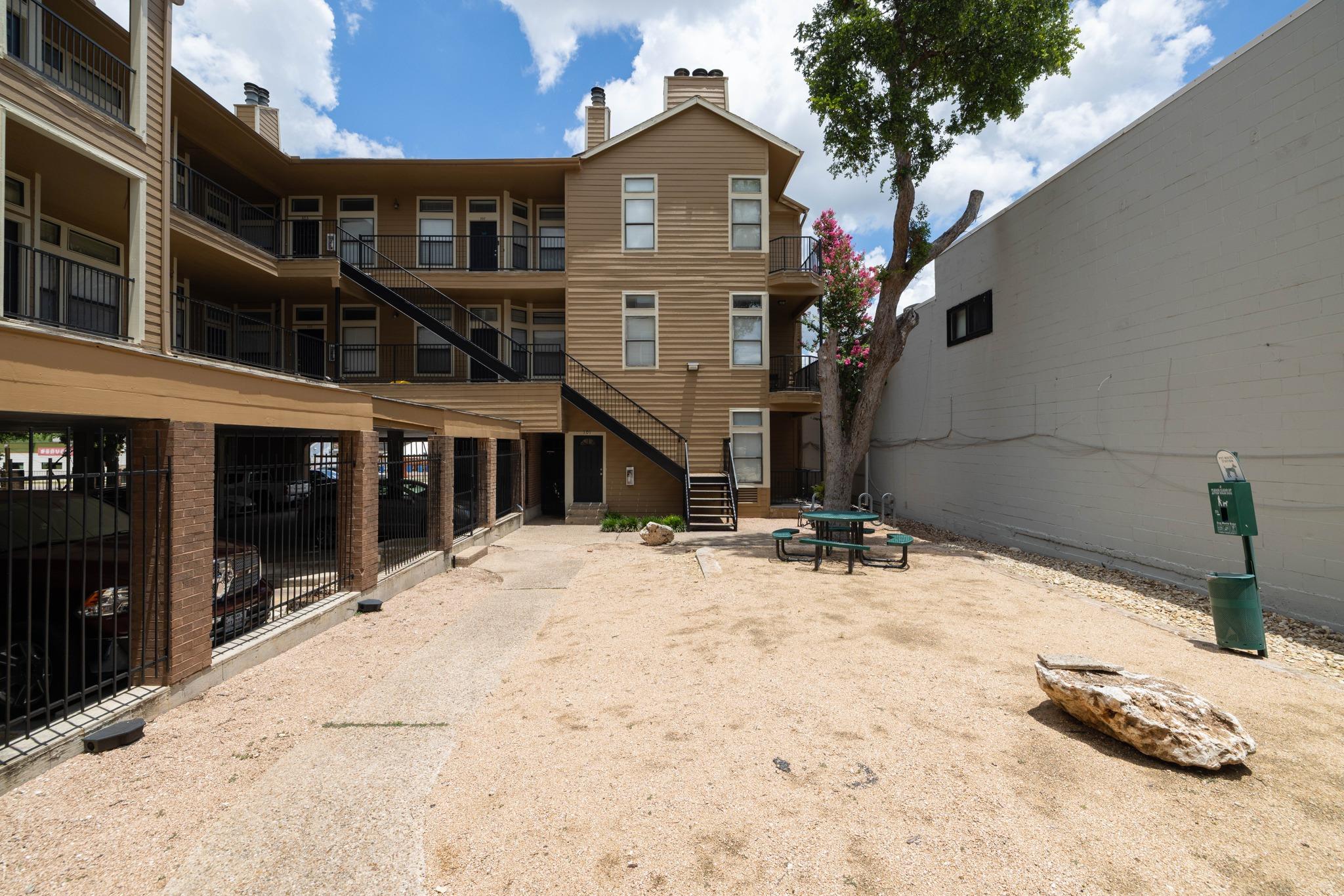 2802 Nueces St #201 Property Photo 14
