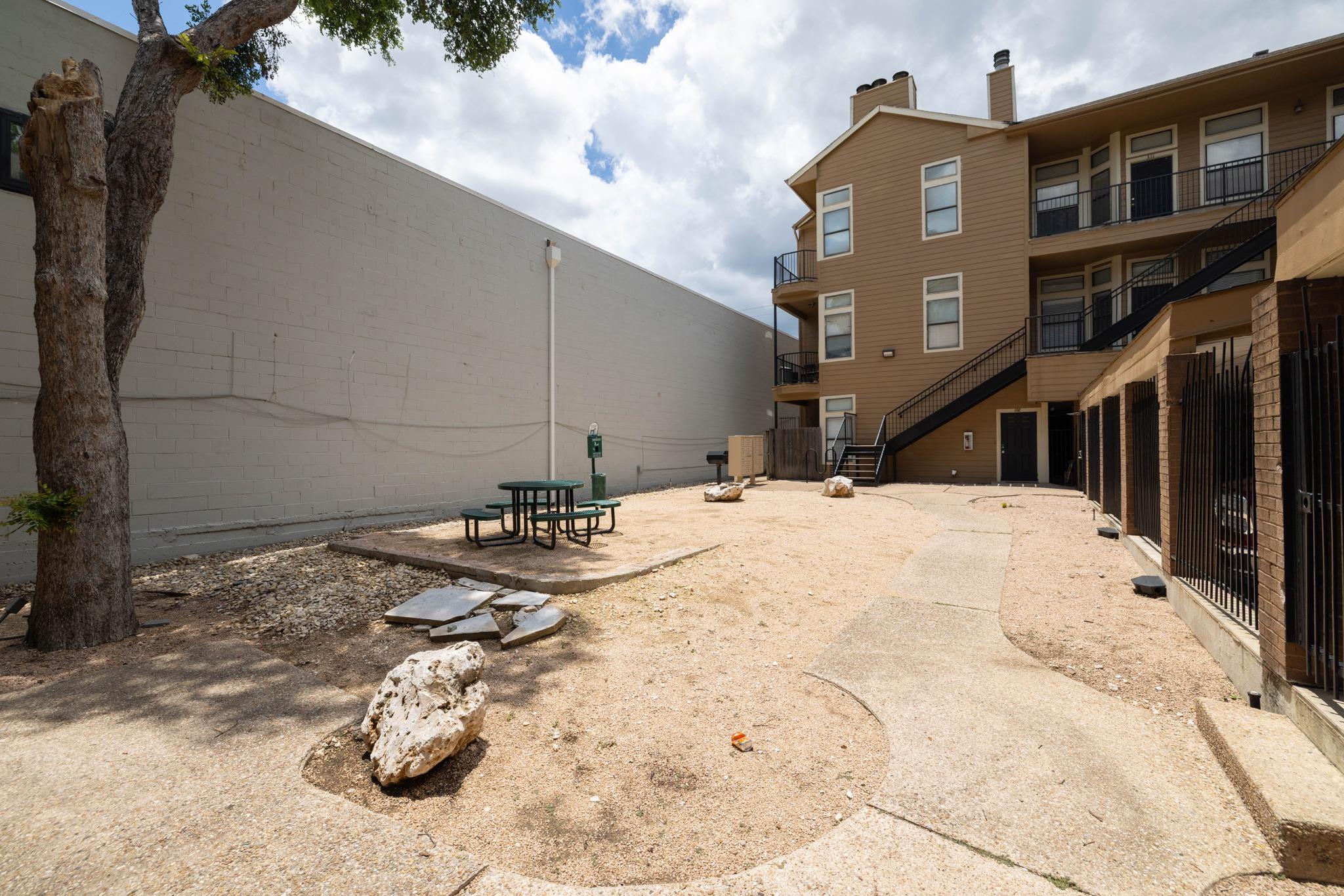 2802 Nueces St #201 Property Photo 18