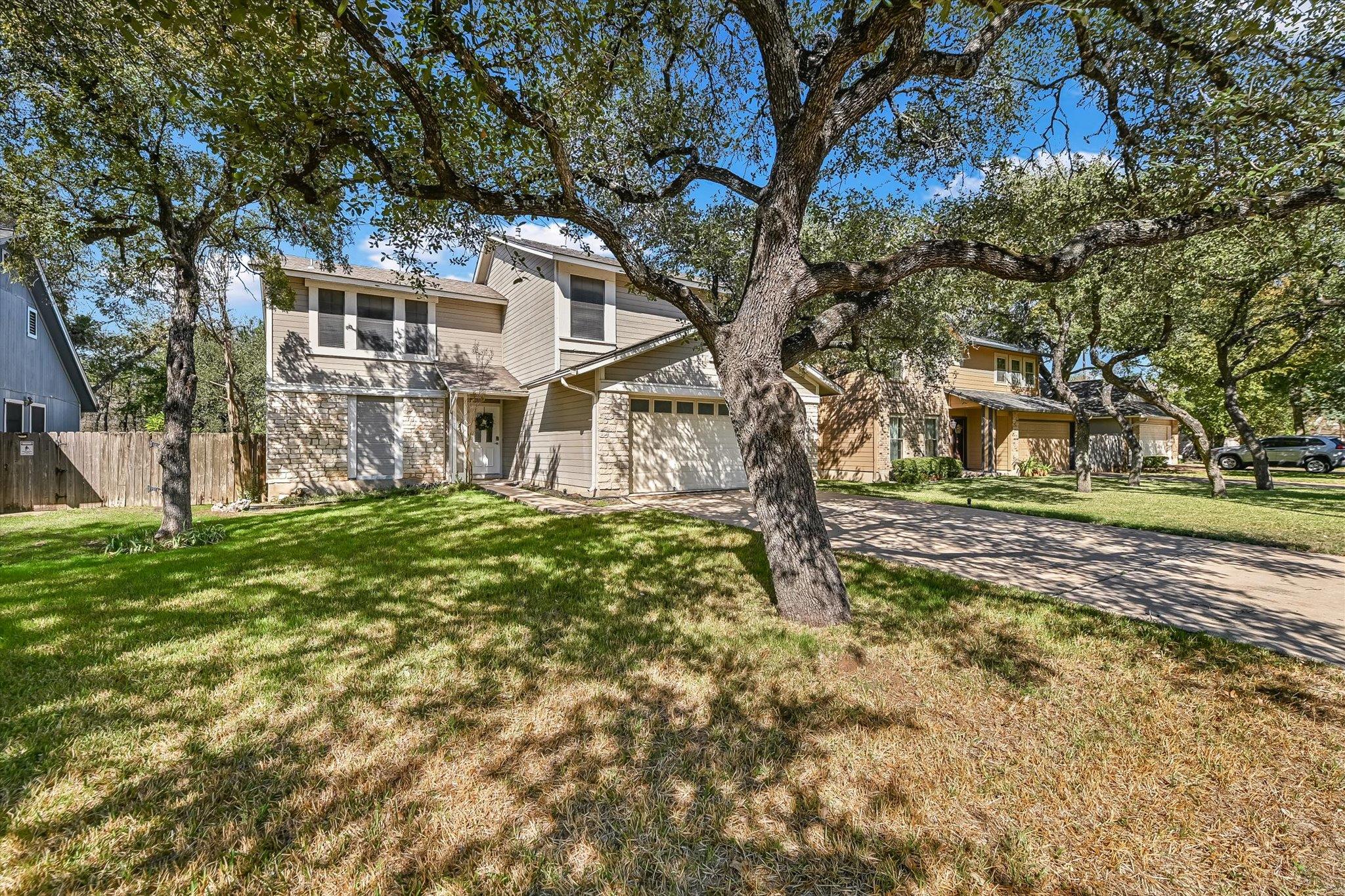 6808 Luckenbach Ln Property Photo 2