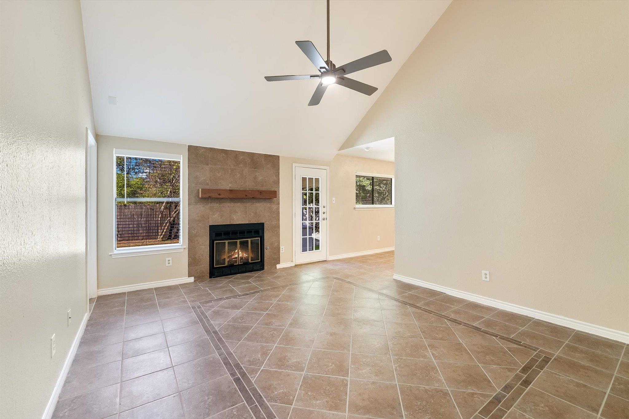 6808 Luckenbach Ln Property Photo 5
