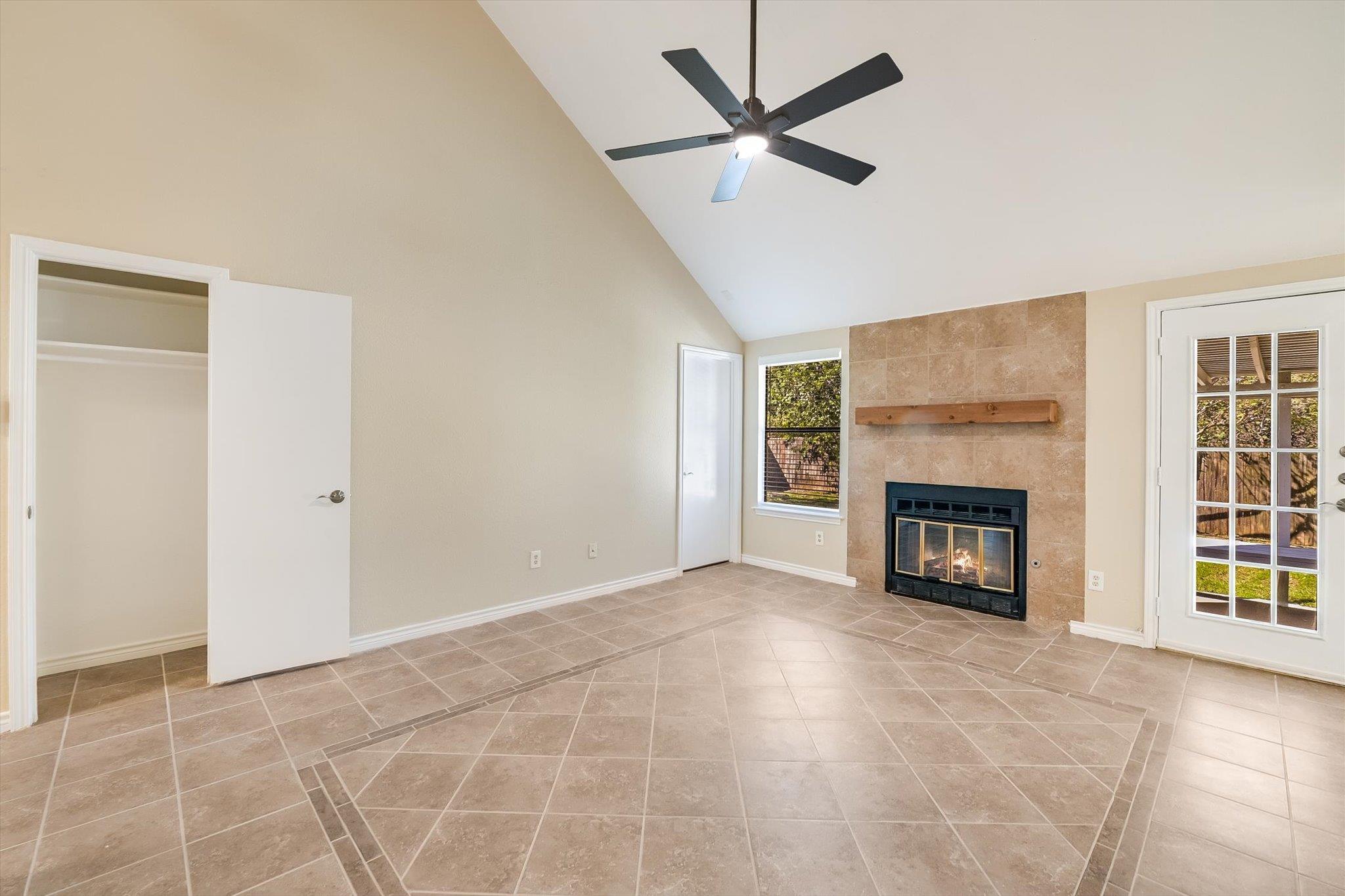 6808 Luckenbach Ln Property Photo 6