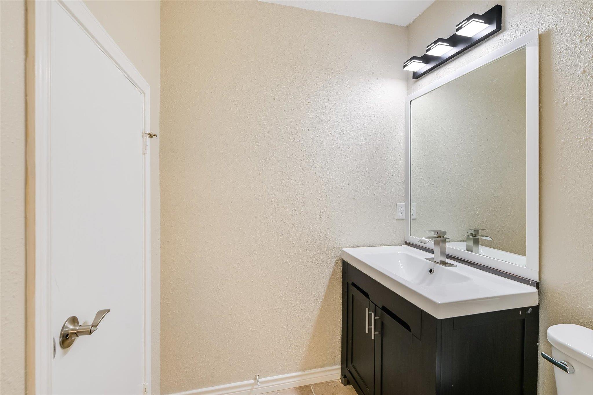 6808 Luckenbach Ln Property Photo 14