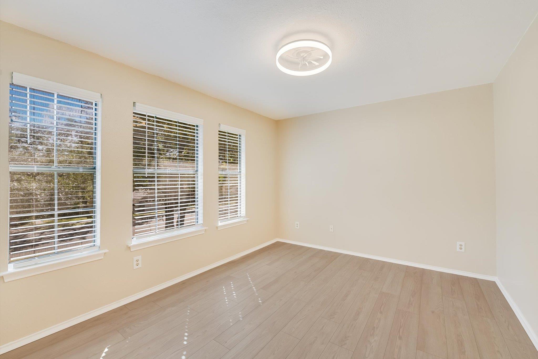 6808 Luckenbach Ln Property Photo 15