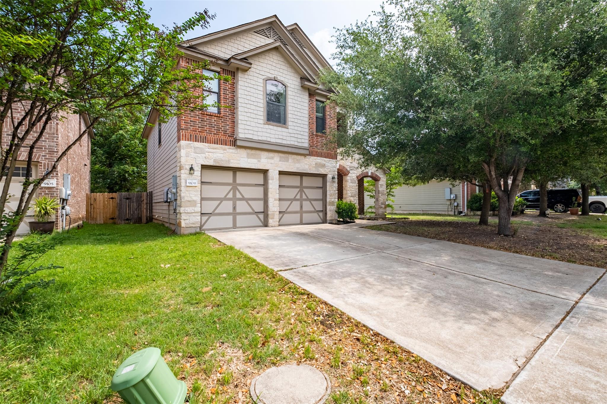9109 Ipswich Bay Dr Property Photo 1