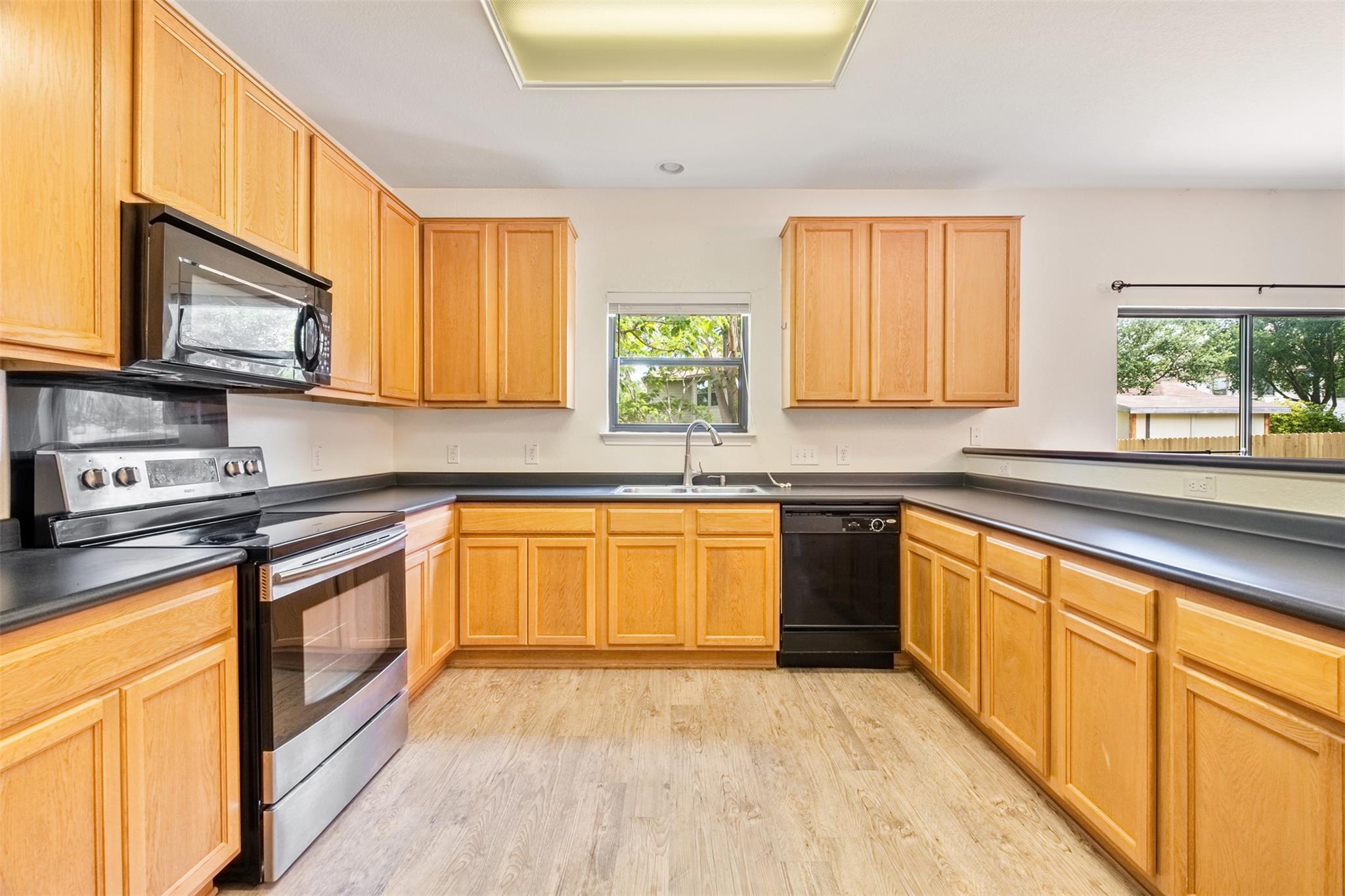 9109 Ipswich Bay Dr Property Photo 8