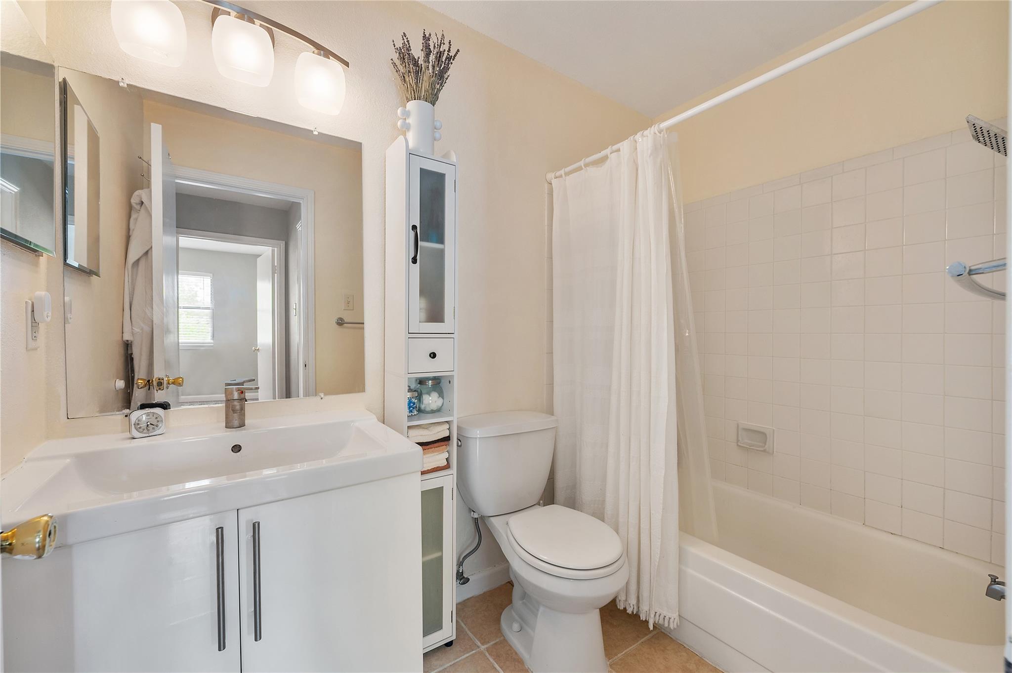 5616 Emerald Forest Dr #111 Property Photo 15