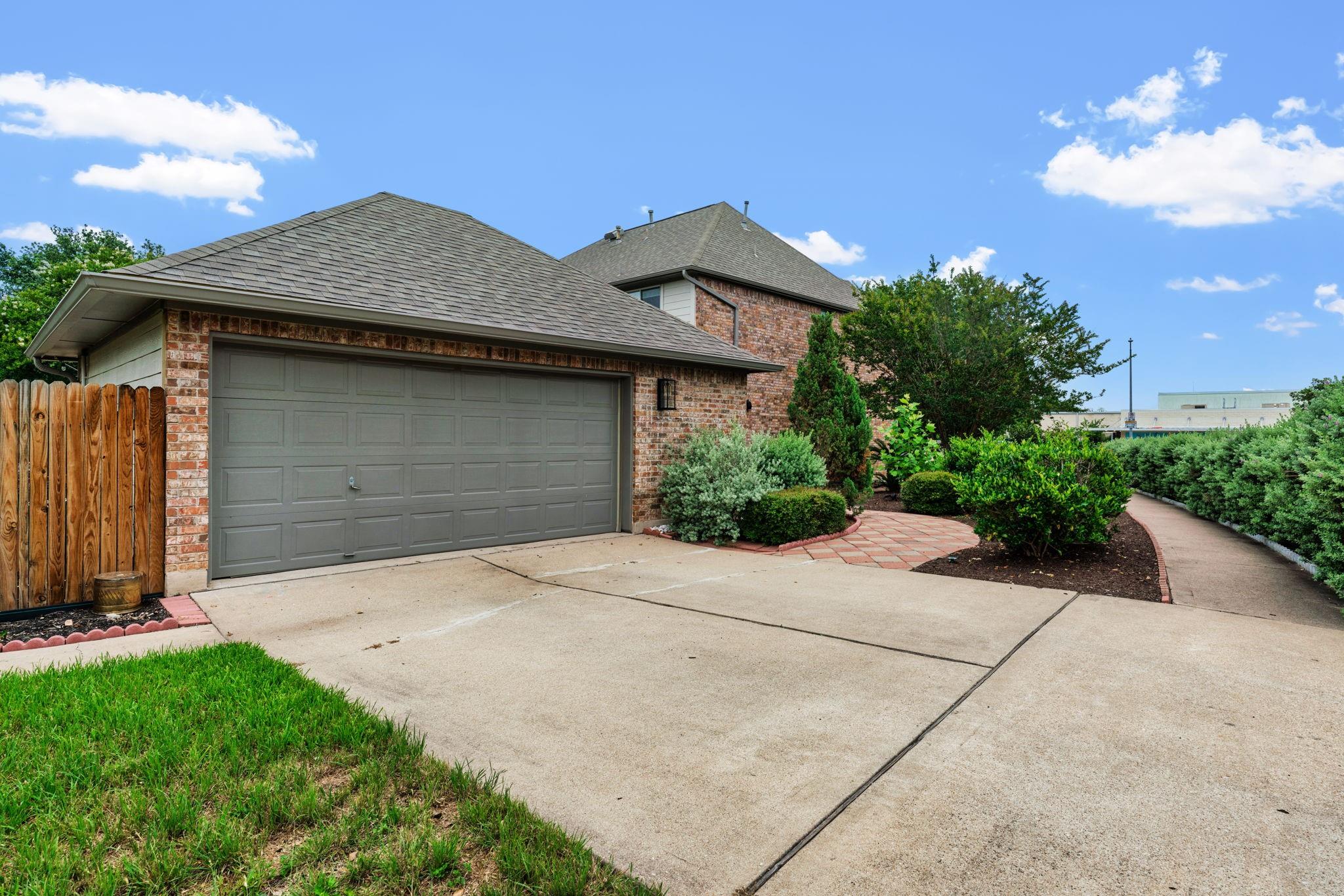 8908 Lantana Way Property Photo 2