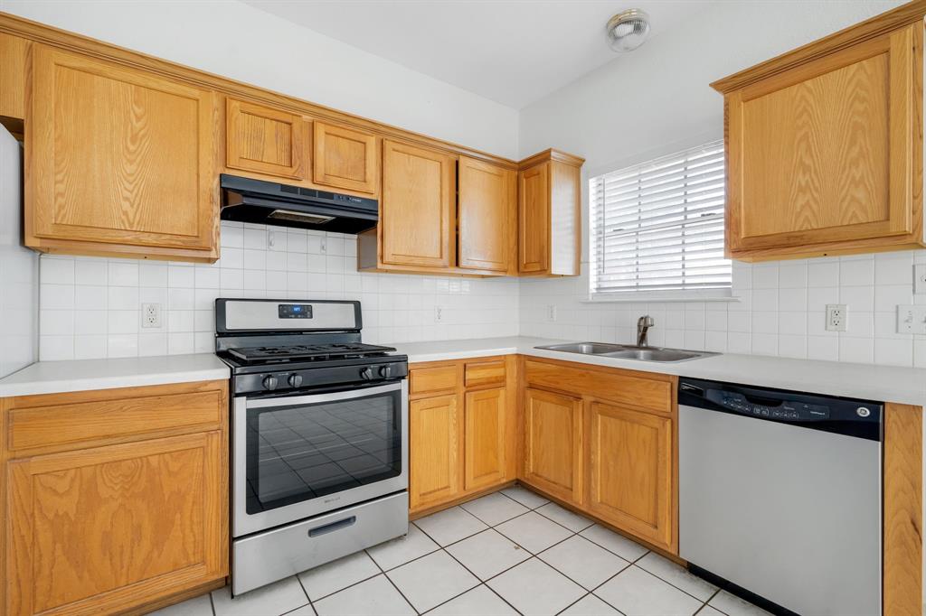 17109 Tobermory Dr Property Photo 8
