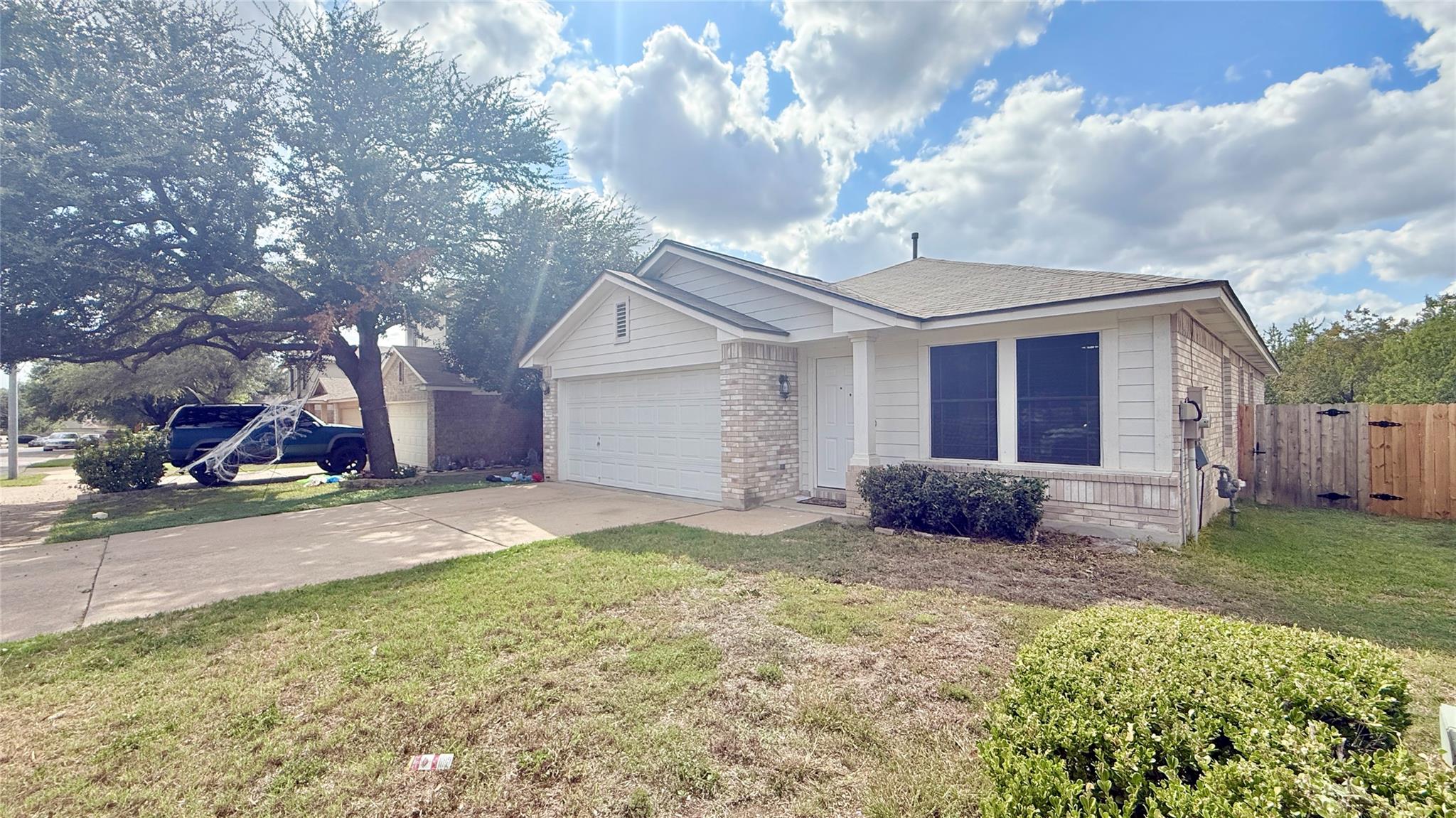 15220 Drusillas Dr Property Photo 2