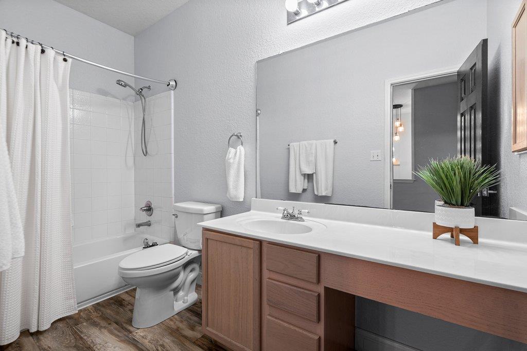 821 Bella Vista Cir Property Photo 25