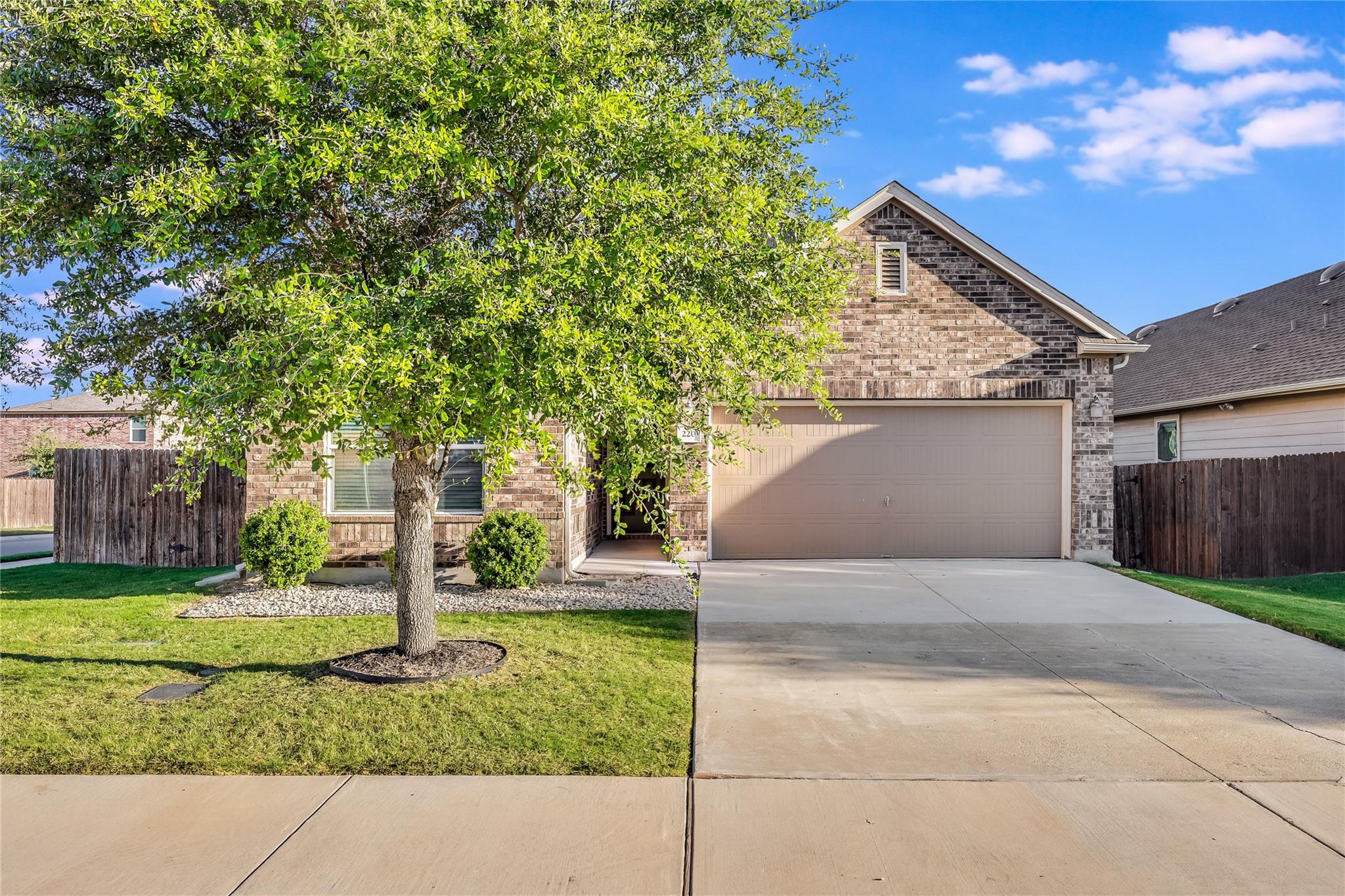 220 Rocroi Dr Property Photo 1