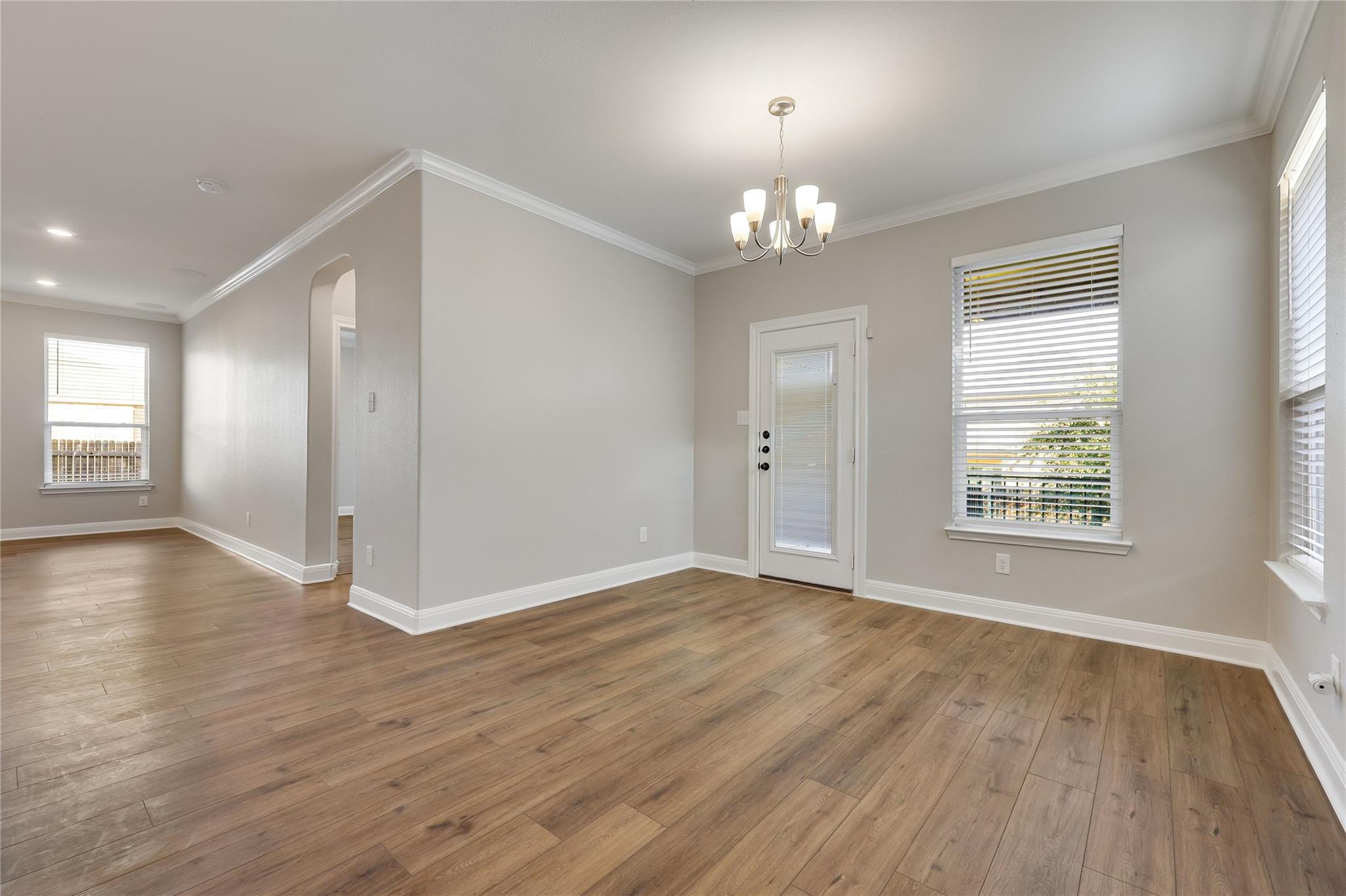 220 Rocroi Dr Property Photo 6