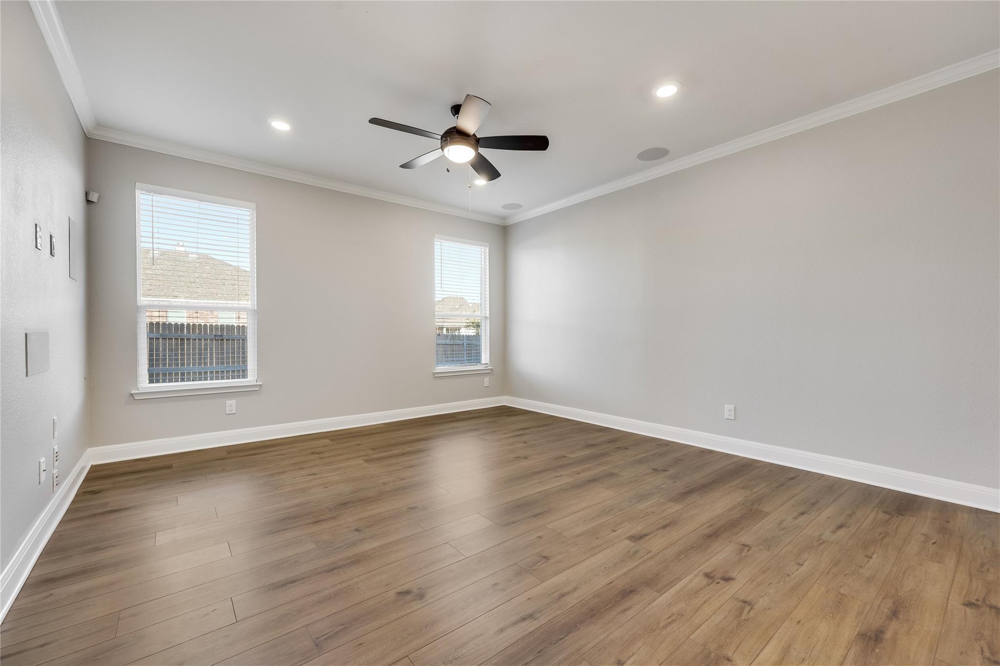220 Rocroi Dr Property Photo 8