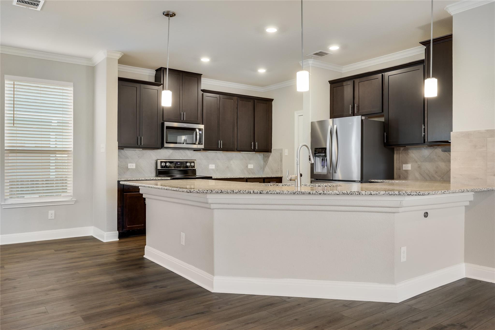 220 Rocroi Dr Property Photo 18