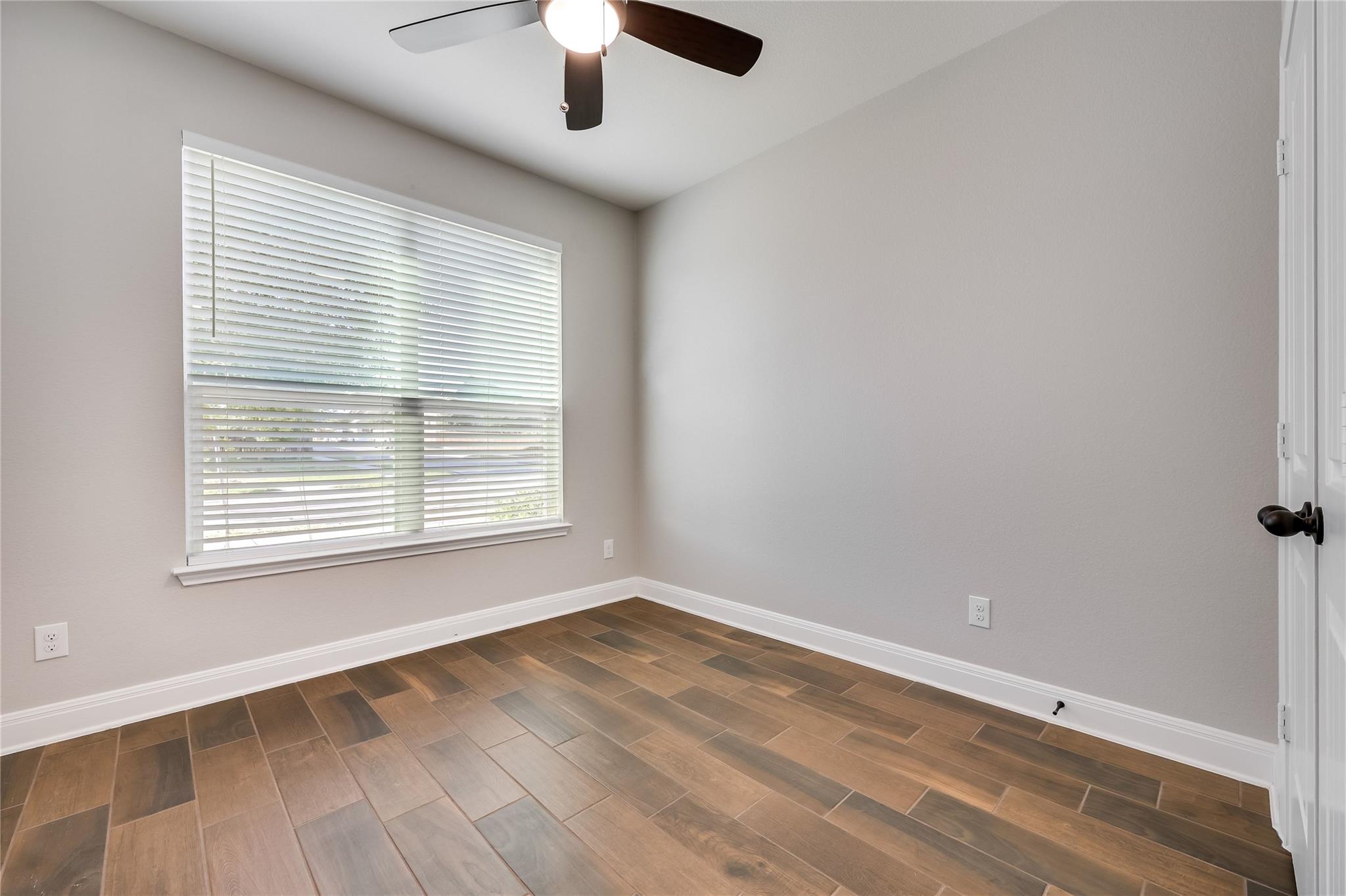 220 Rocroi Dr Property Photo 20