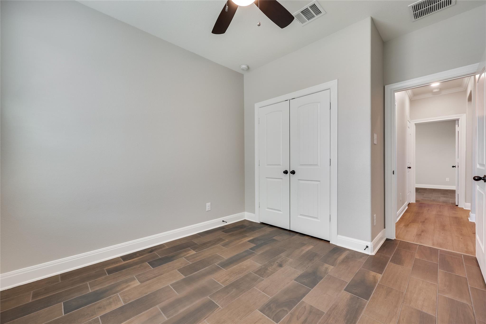 220 Rocroi Dr Property Photo 21