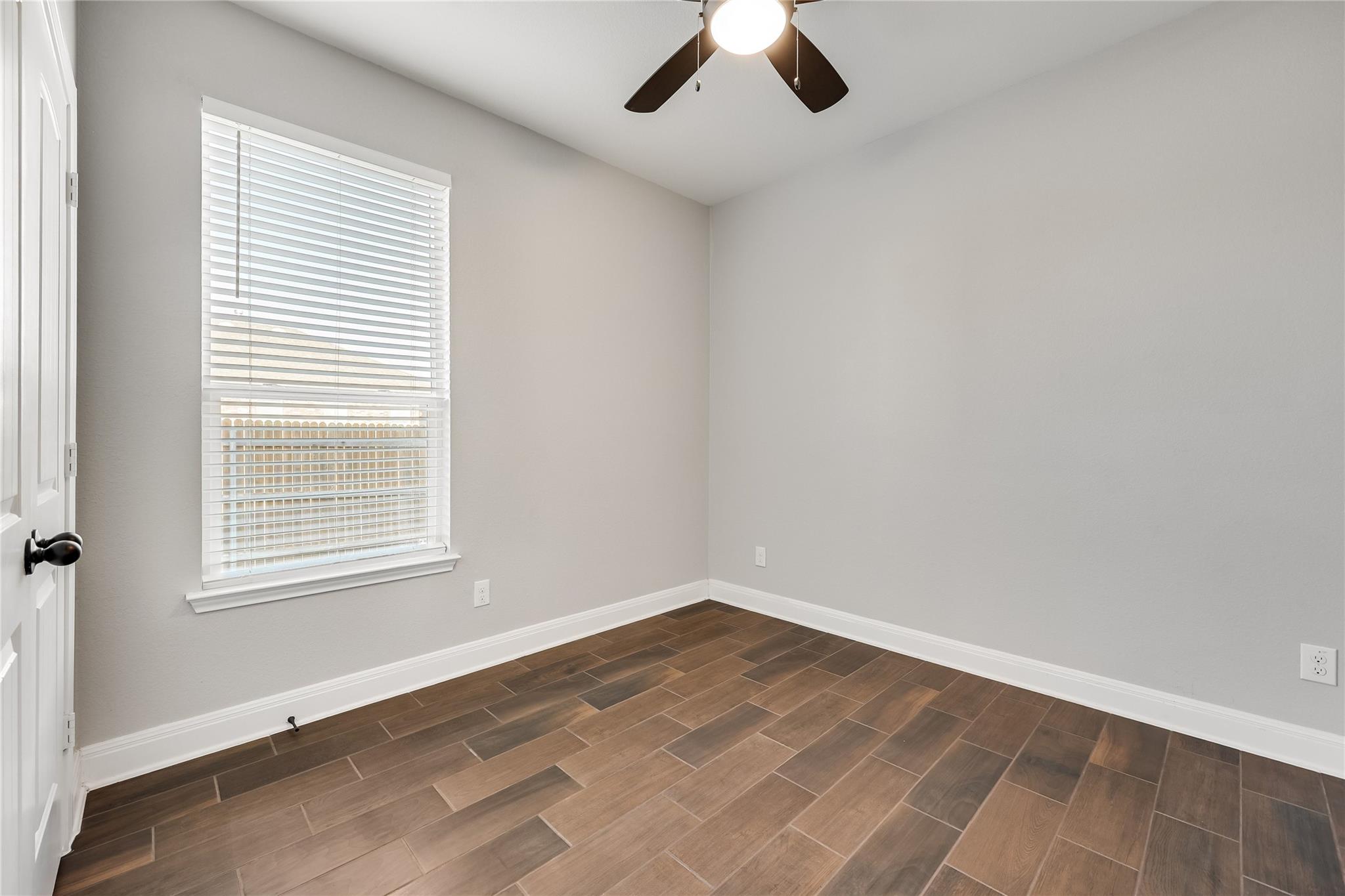 220 Rocroi Dr Property Photo 22
