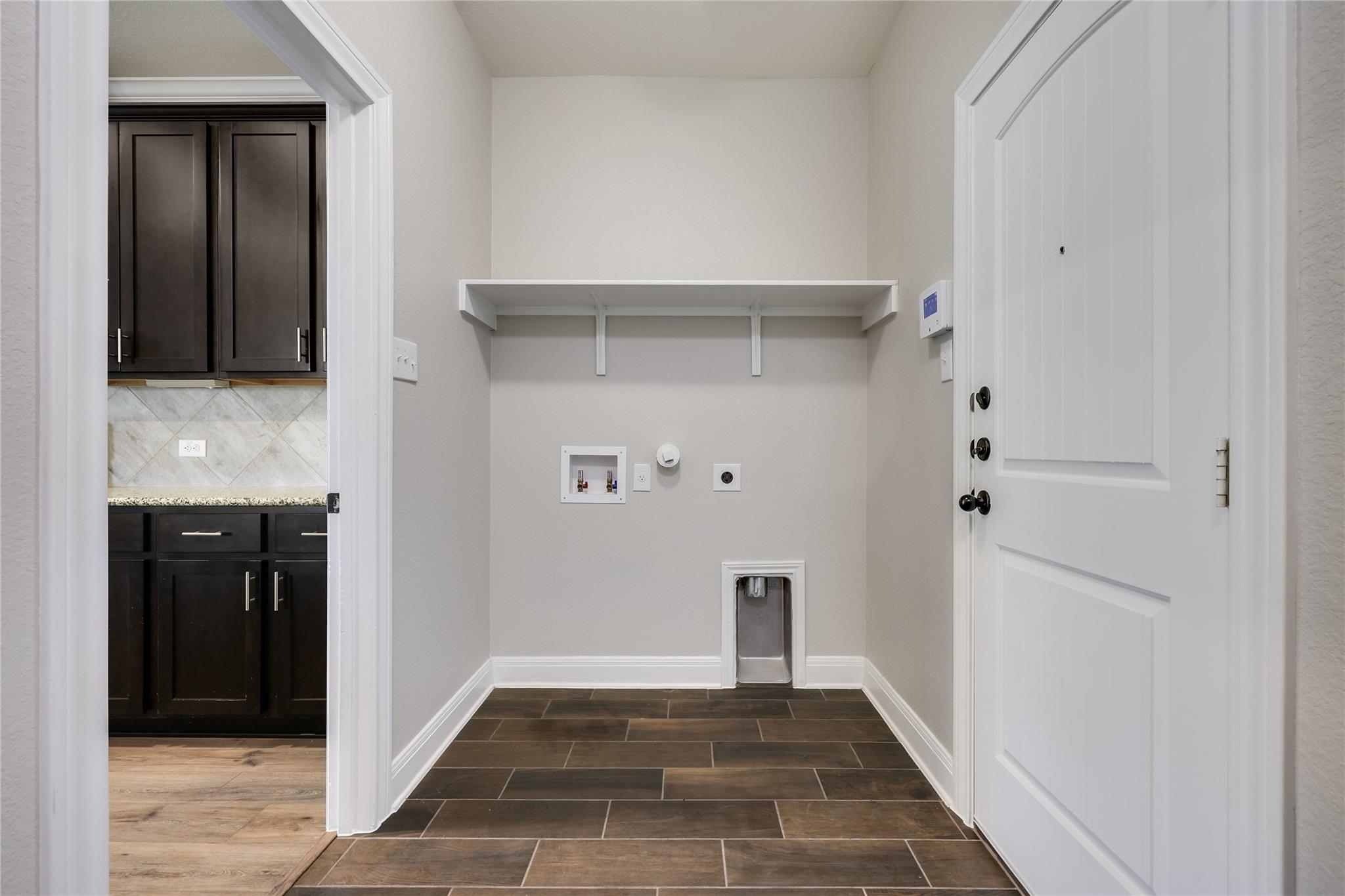 220 Rocroi Dr Property Photo 32
