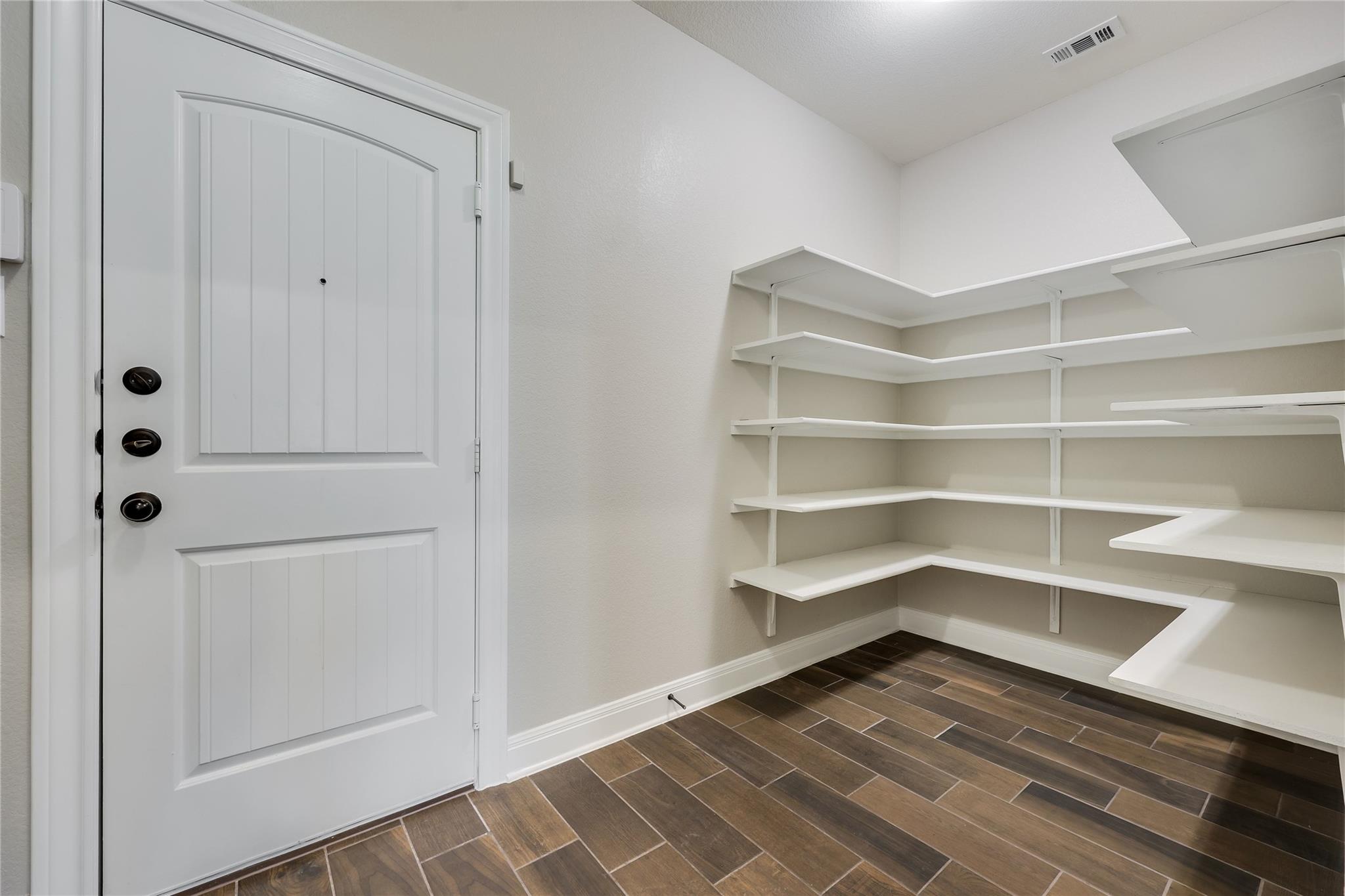 220 Rocroi Dr Property Photo 33
