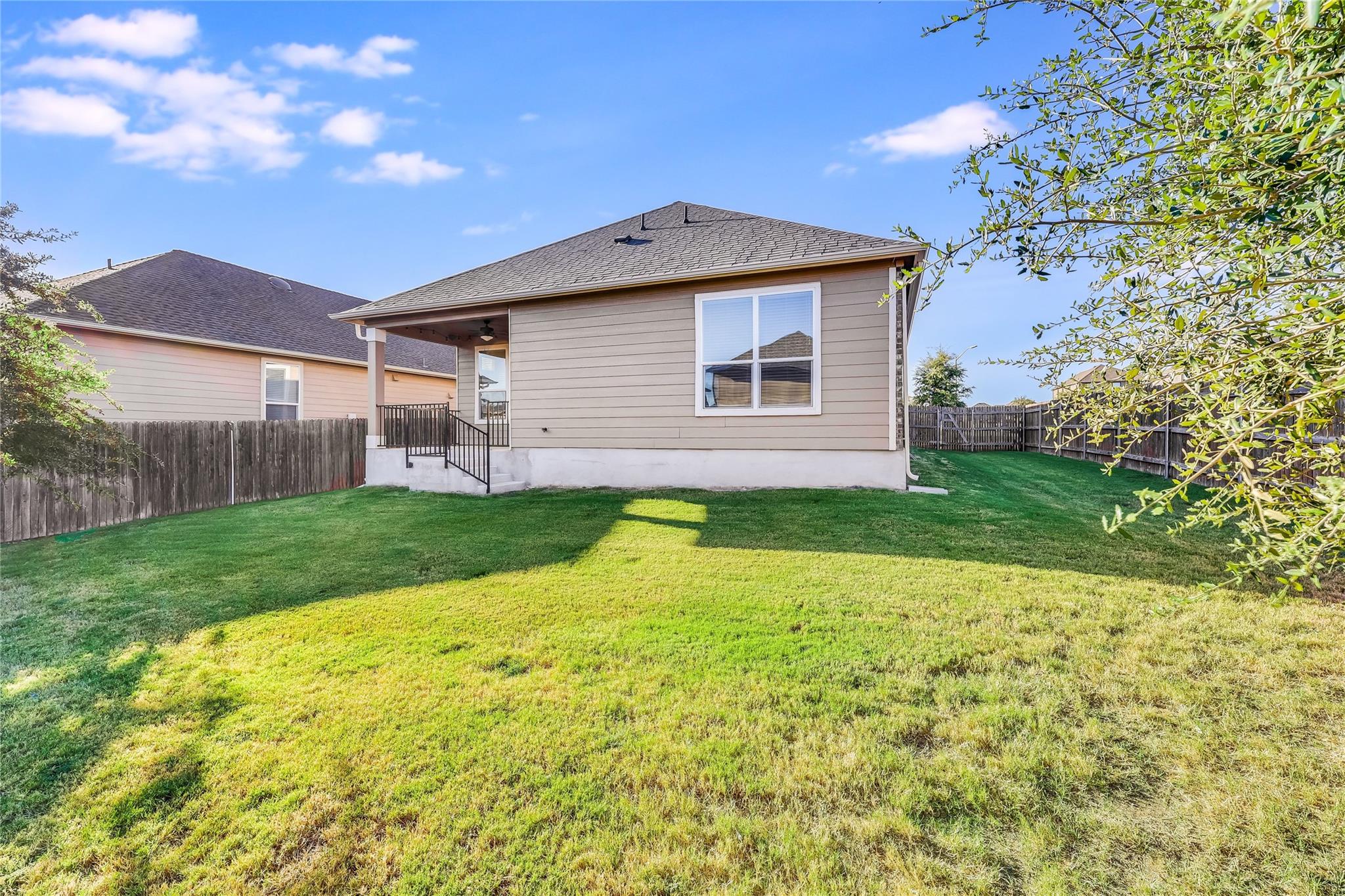 220 Rocroi Dr Property Photo 39