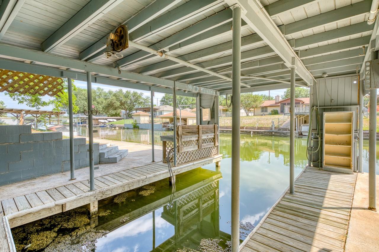 111 Dove Rd Property Photo 3