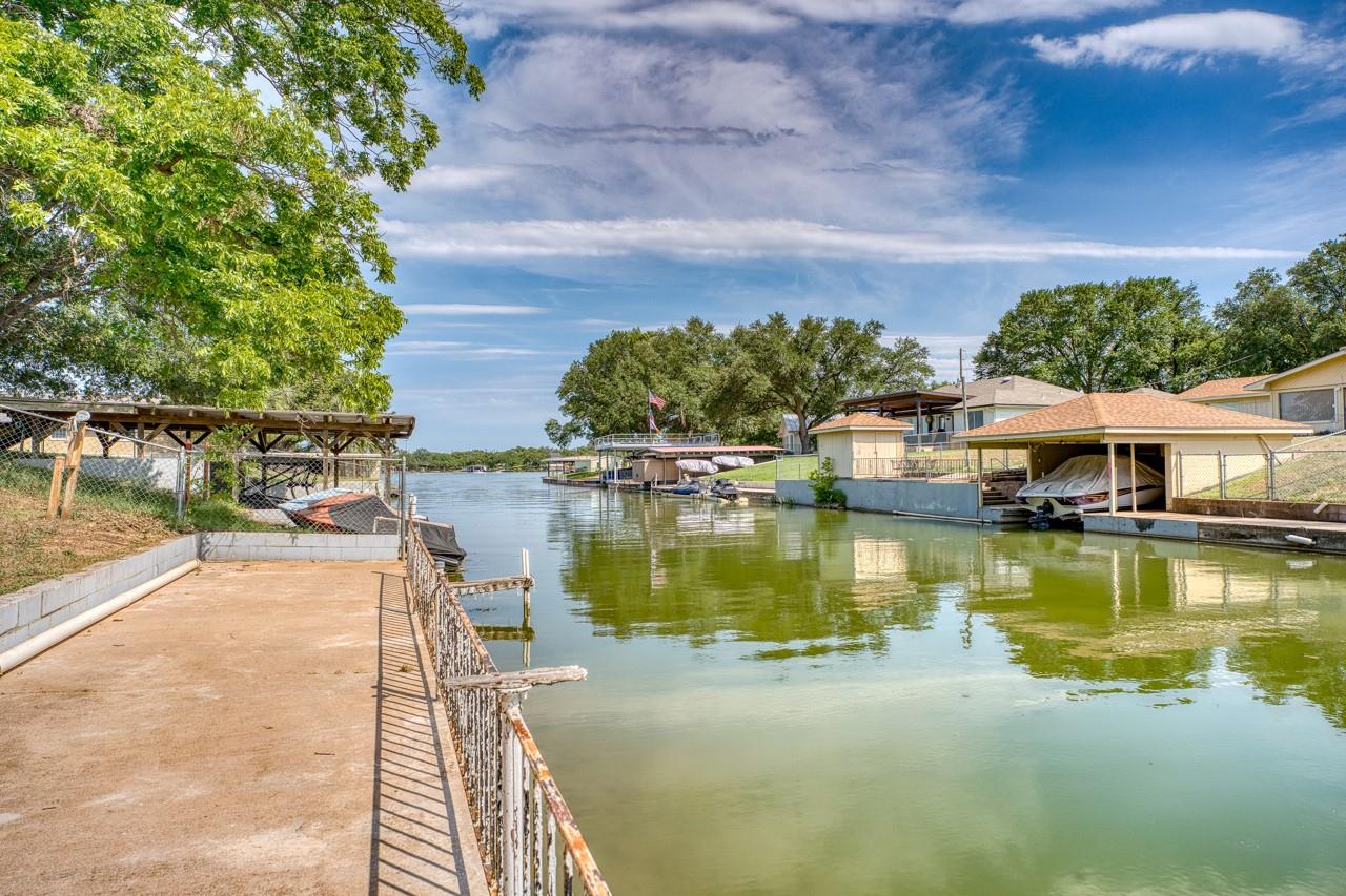 111 Dove Rd Property Photo 8