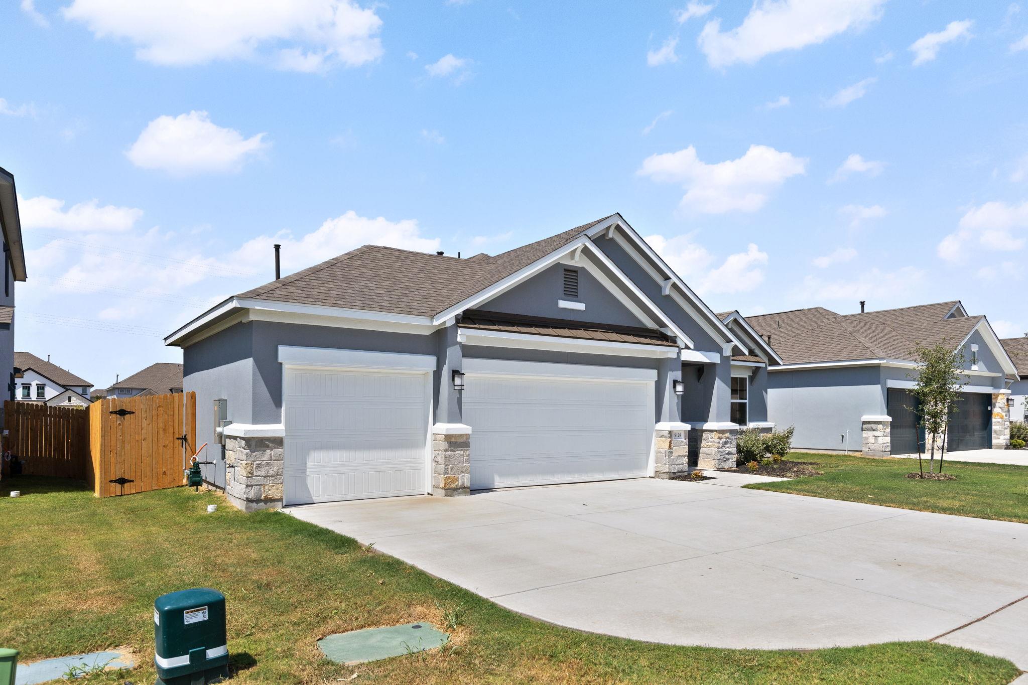 19128 Ariel Elena Way Property Photo 2