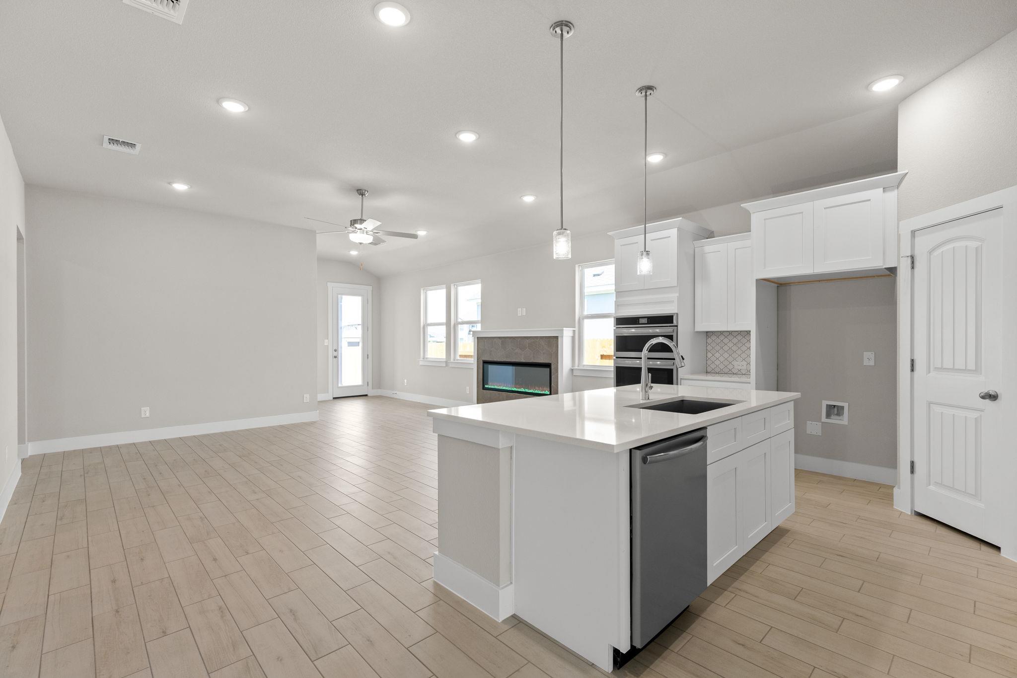 19128 Ariel Elena Way Property Photo 7