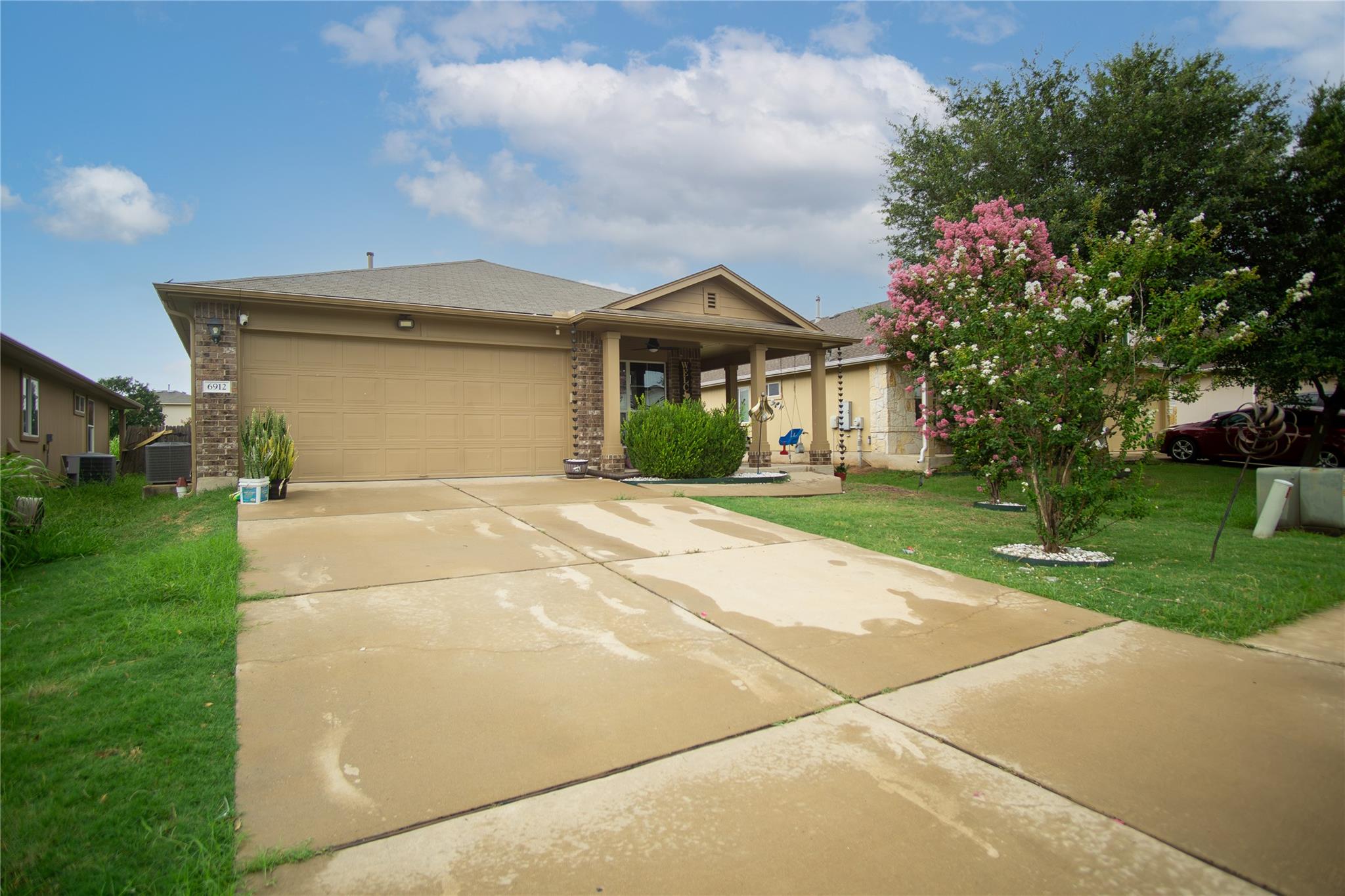6912 Plains Crest Dr Property Photo 3
