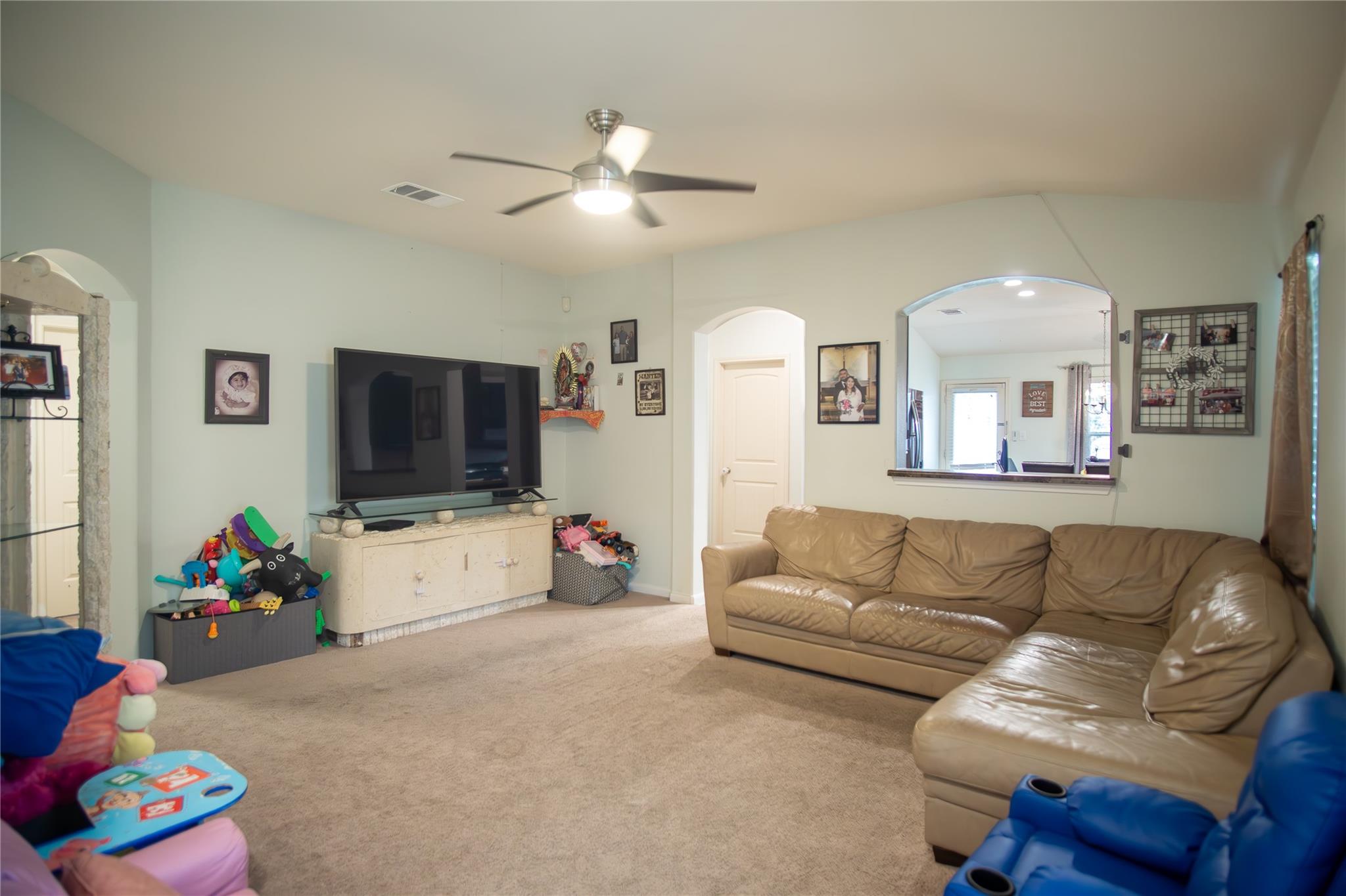 6912 Plains Crest Dr Property Photo 6