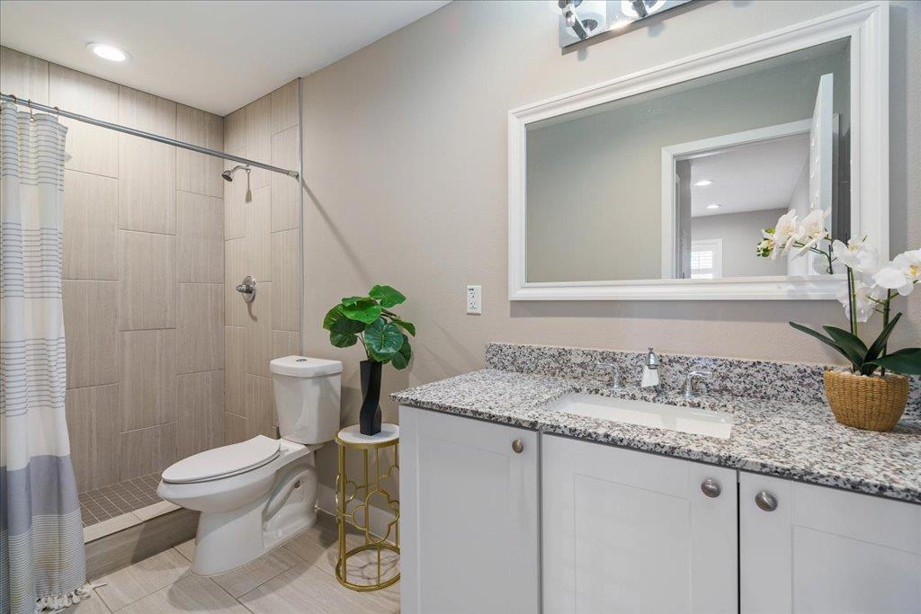 935 La Posada Dr #158 Property Photo 15