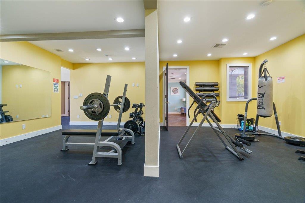 935 La Posada Dr #158 Property Photo 26